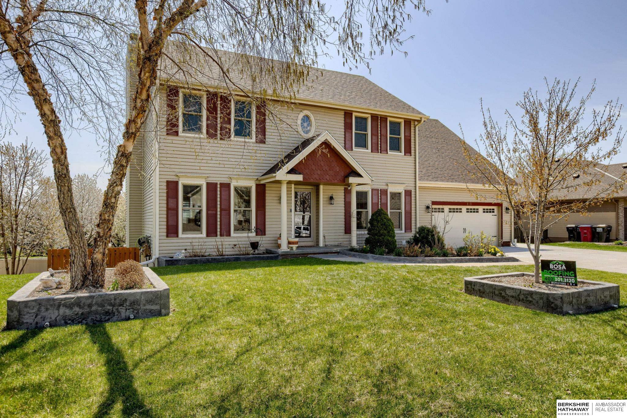 Papillion, Nebraska 68046, United States, 4 Bedrooms Bedrooms, ,4 BathroomsBathrooms,Residential,Pending,111816