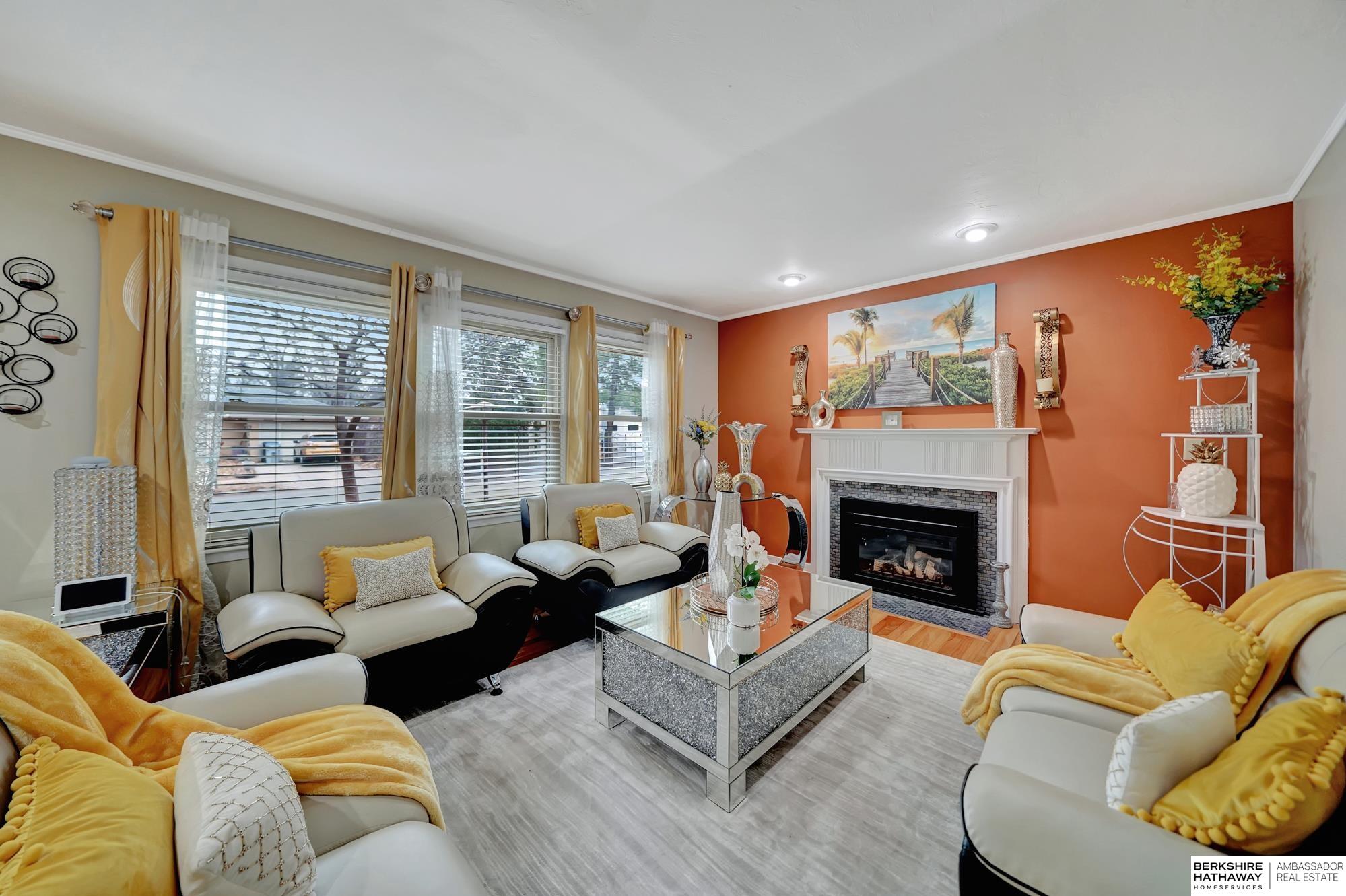 Lincoln, Nebraska 68506, United States, 2 Bedrooms Bedrooms, ,1 BathroomBathrooms,Residential,Pending,9430