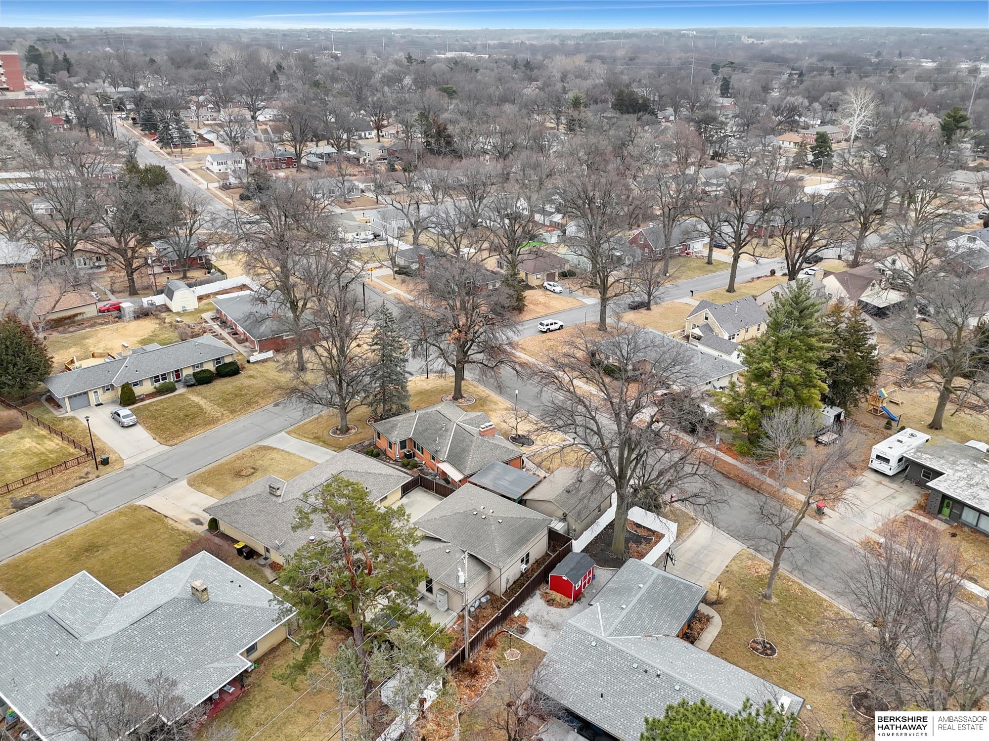 Lincoln, Nebraska 68506, United States, 2 Bedrooms Bedrooms, ,1 BathroomBathrooms,Residential,Pending,9430