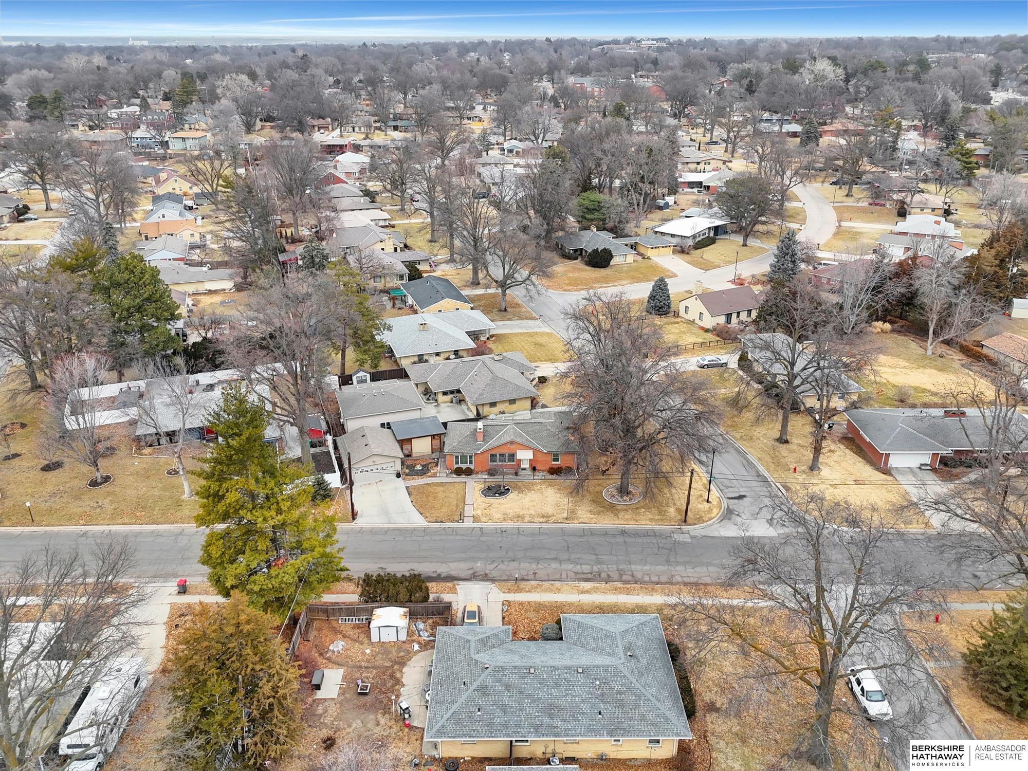 Lincoln, Nebraska 68506, United States, 2 Bedrooms Bedrooms, ,1 BathroomBathrooms,Residential,Pending,9430