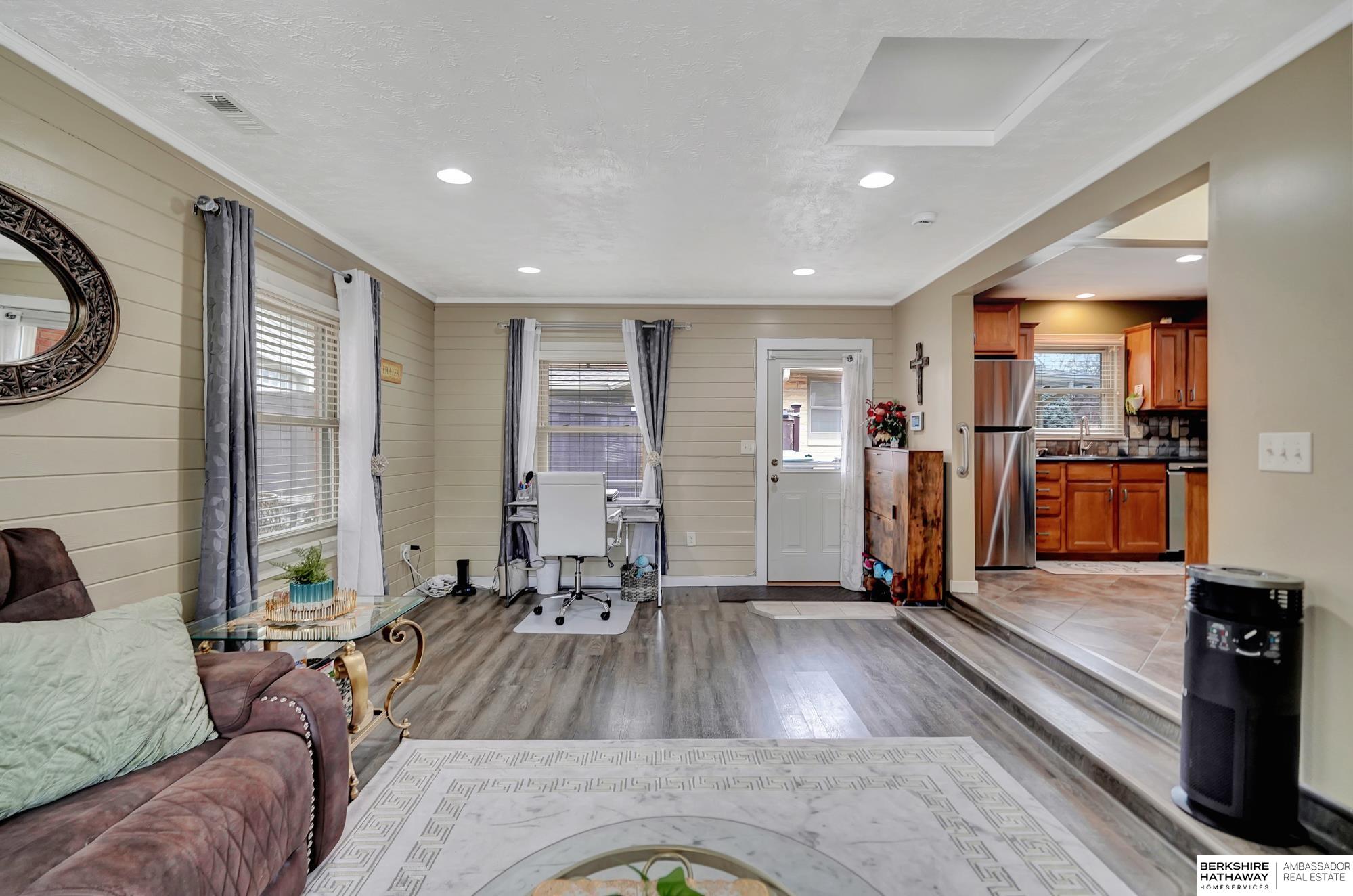 Lincoln, Nebraska 68506, United States, 2 Bedrooms Bedrooms, ,1 BathroomBathrooms,Residential,Pending,9430