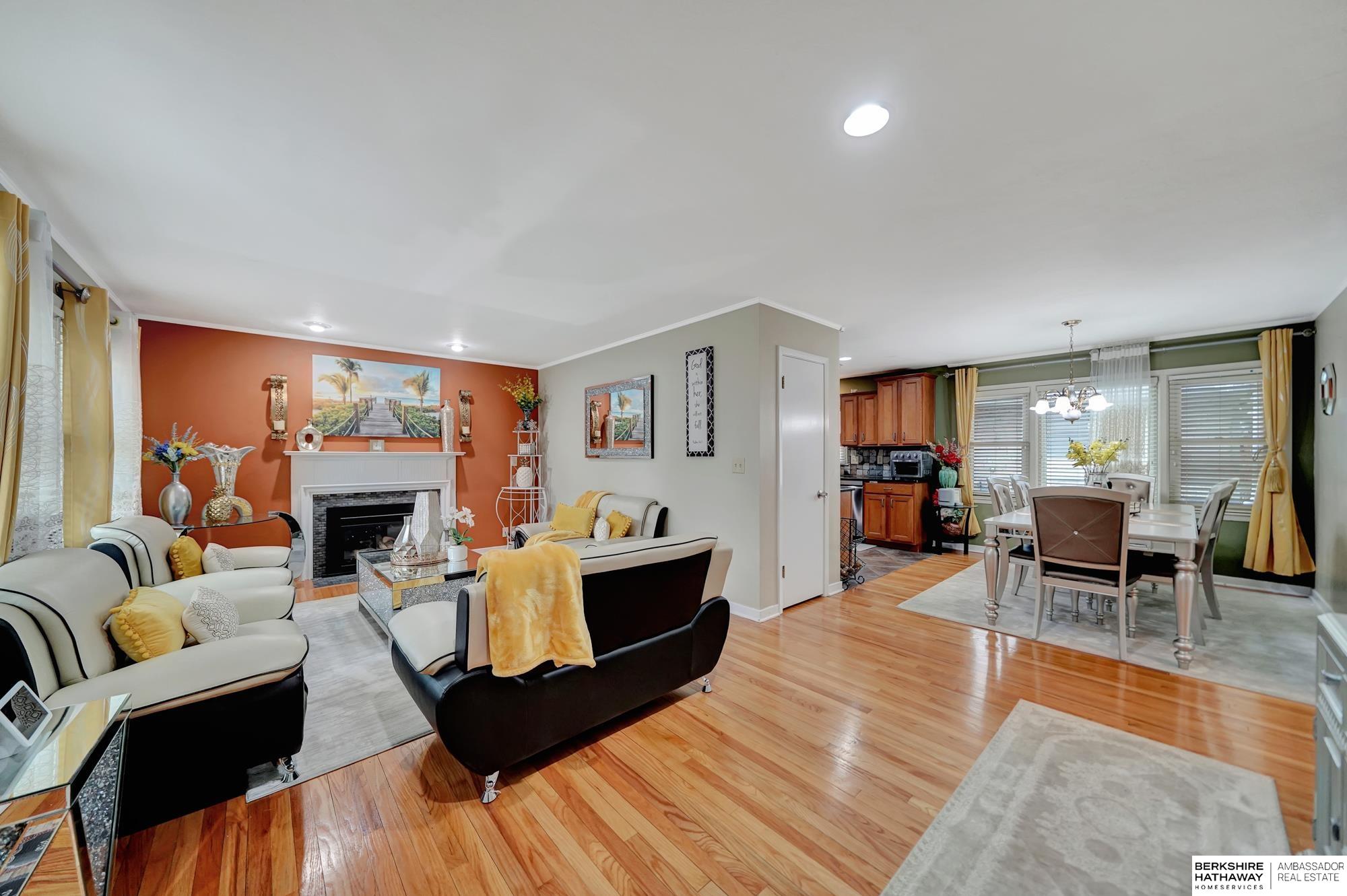 Lincoln, Nebraska 68506, United States, 2 Bedrooms Bedrooms, ,1 BathroomBathrooms,Residential,Pending,9430