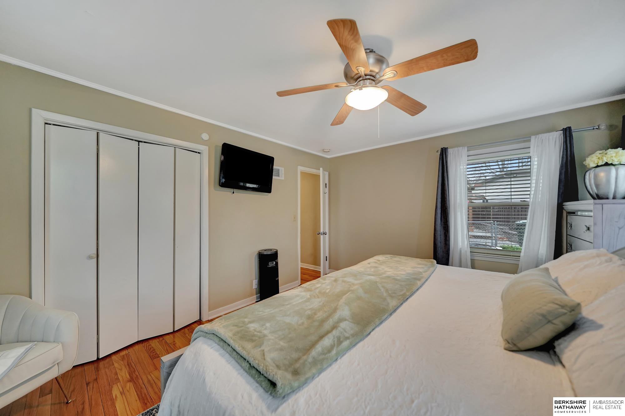 Lincoln, Nebraska 68506, United States, 2 Bedrooms Bedrooms, ,1 BathroomBathrooms,Residential,Pending,9430