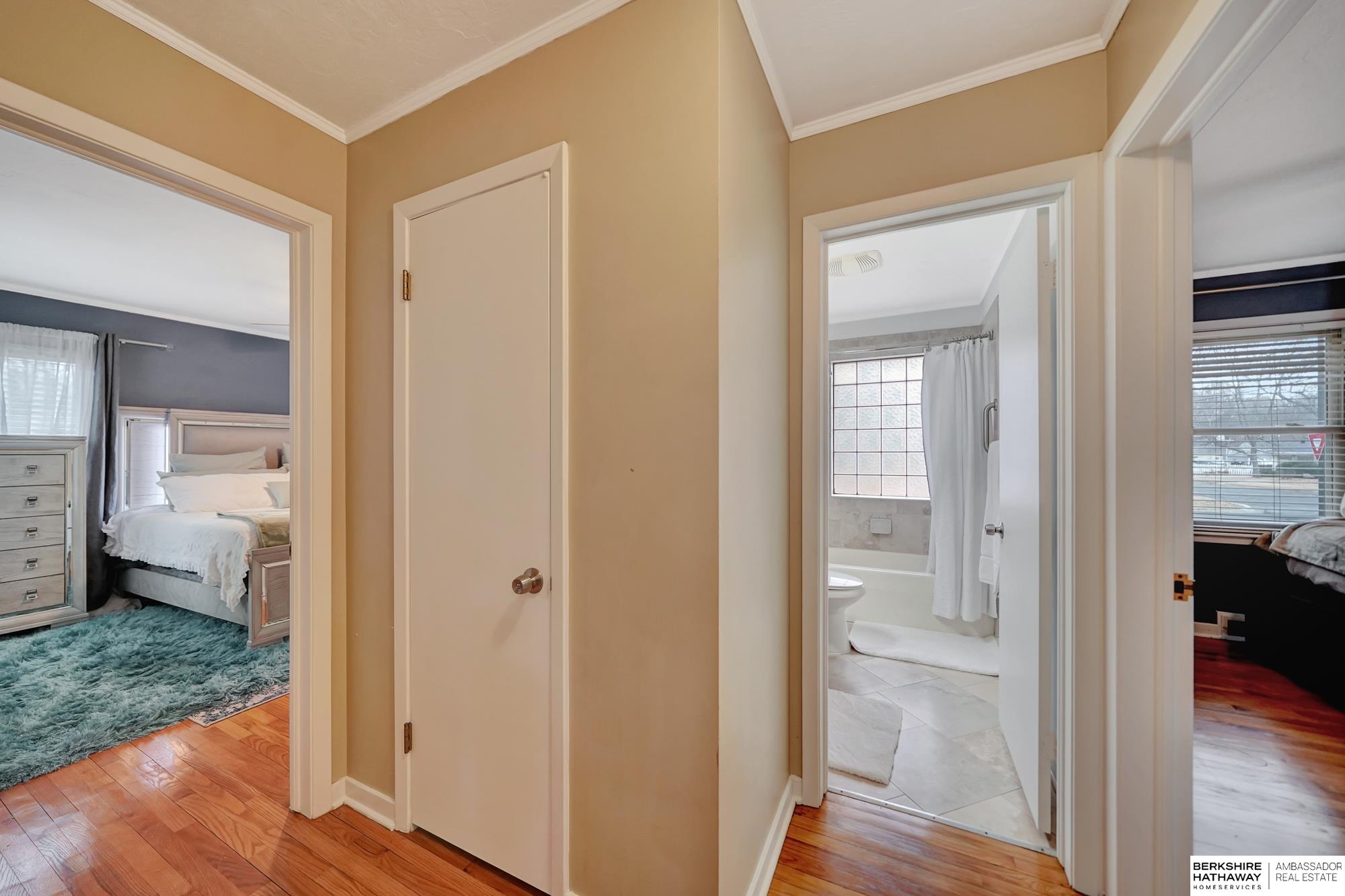 Lincoln, Nebraska 68506, United States, 2 Bedrooms Bedrooms, ,1 BathroomBathrooms,Residential,Pending,9430