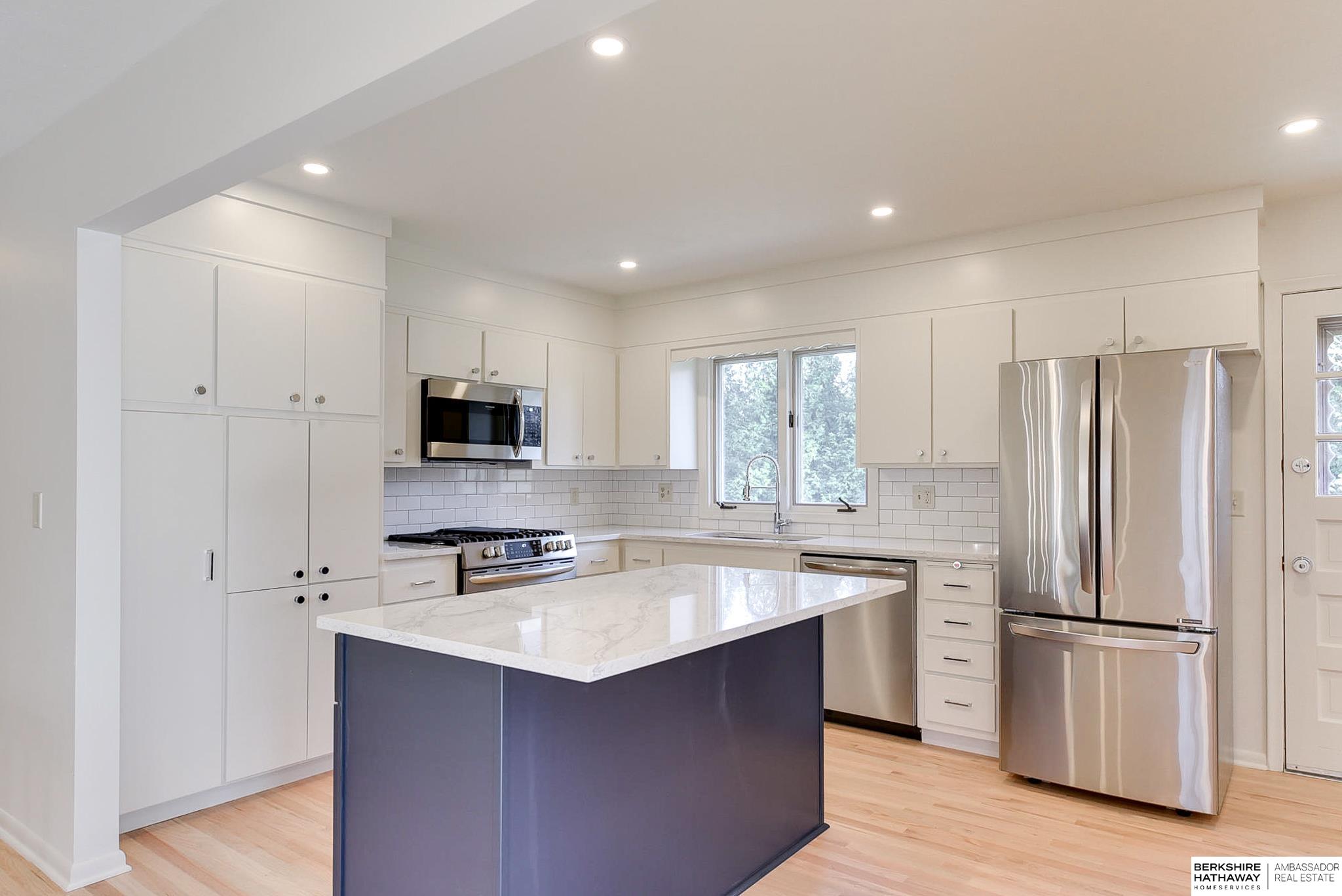 Omaha, Nebraska 68124, United States, 4 Bedrooms Bedrooms, ,3 BathroomsBathrooms,Residential,Pending,26518