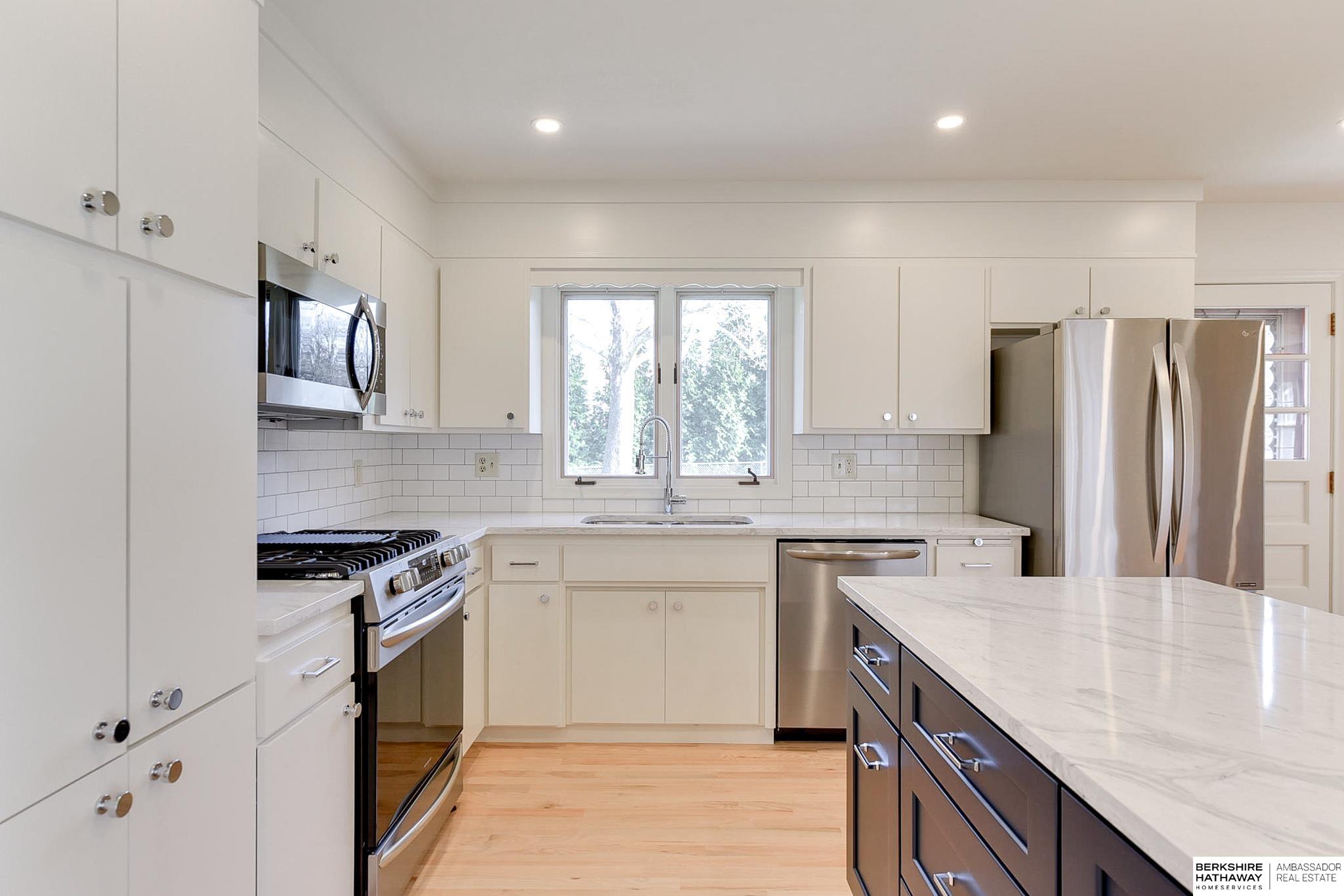 Omaha, Nebraska 68124, United States, 4 Bedrooms Bedrooms, ,3 BathroomsBathrooms,Residential,Pending,26518