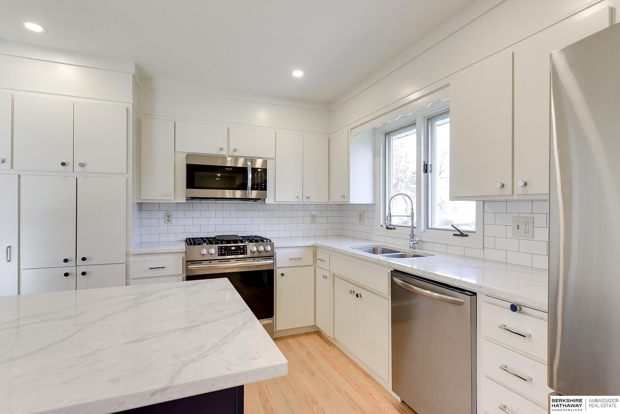 Omaha, Nebraska 68124, United States, 4 Bedrooms Bedrooms, ,3 BathroomsBathrooms,Residential,Pending,26518