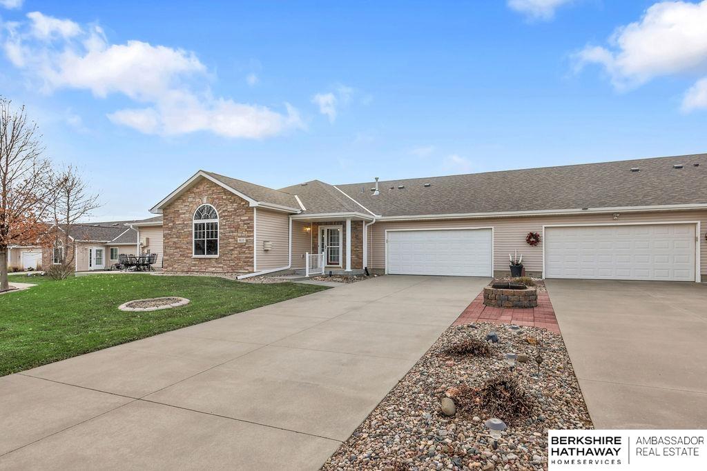 Bennington, Nebraska 68007, United States, 3 Bedrooms Bedrooms, ,2 BathroomsBathrooms,Residential,Active,28743