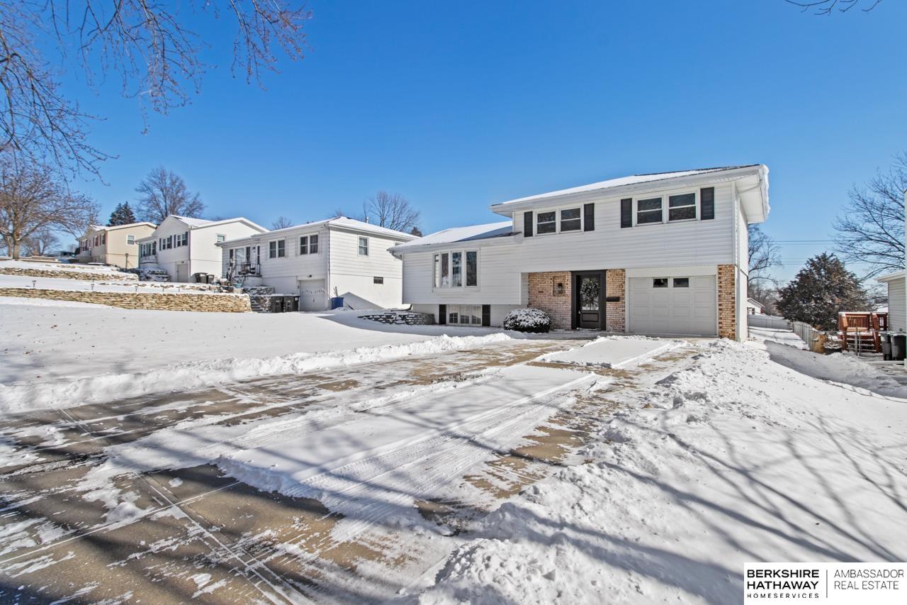 Omaha, Nebraska 68124, United States, 3 Bedrooms Bedrooms, ,2 BathroomsBathrooms,Residential,Pending,4188