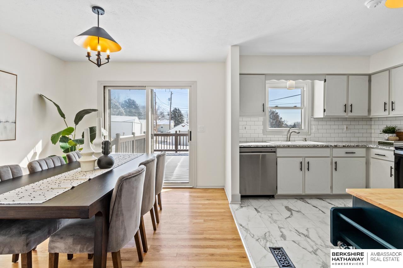 Omaha, Nebraska 68124, United States, 3 Bedrooms Bedrooms, ,2 BathroomsBathrooms,Residential,Pending,4188