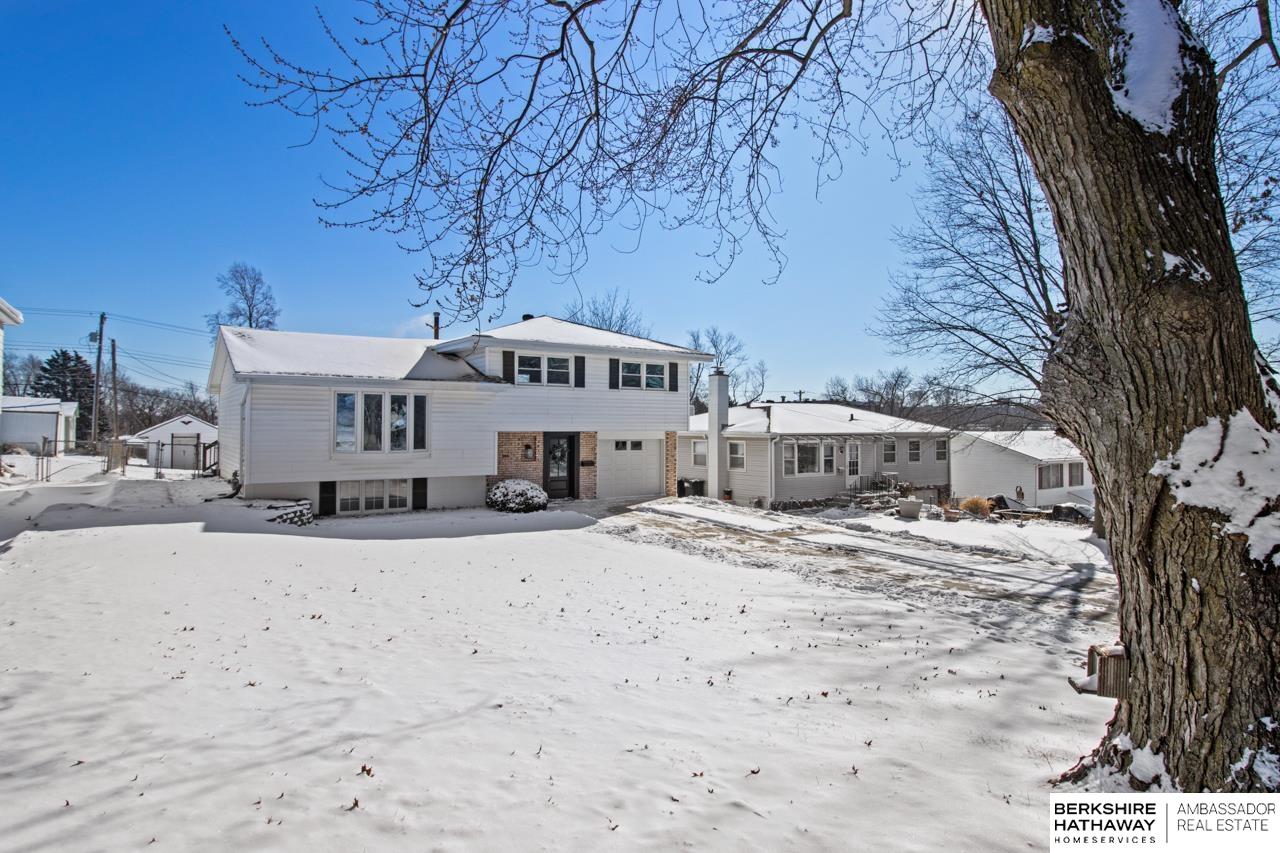 Omaha, Nebraska 68124, United States, 3 Bedrooms Bedrooms, ,2 BathroomsBathrooms,Residential,Pending,4188