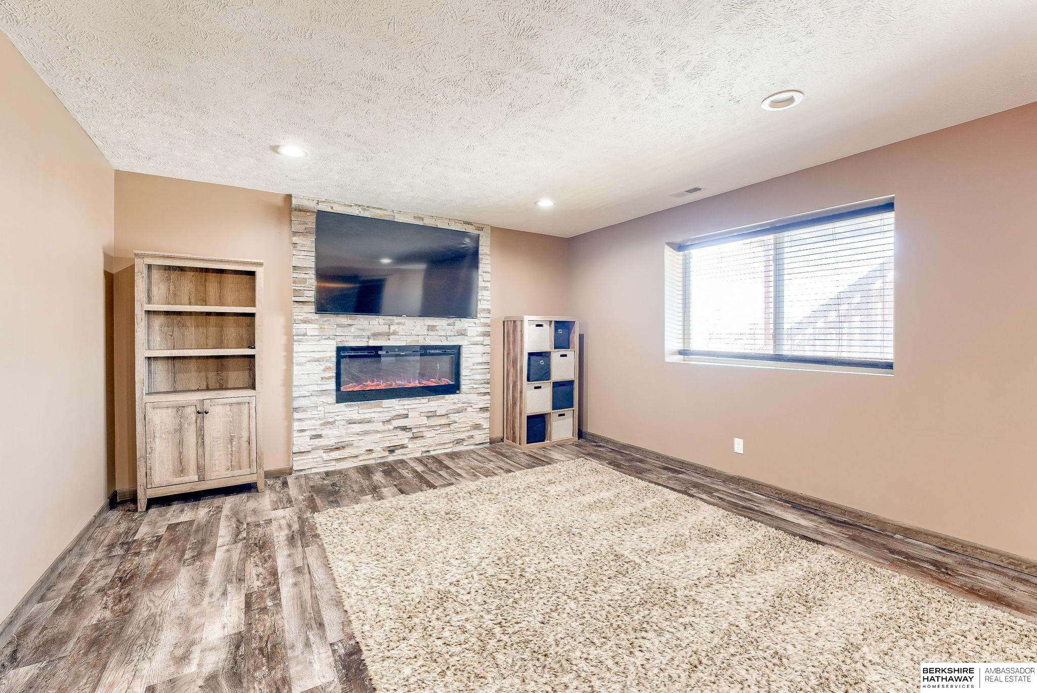 Bennington, Nebraska 68007, United States, 4 Bedrooms Bedrooms, ,4 BathroomsBathrooms,Residential,Active,94699