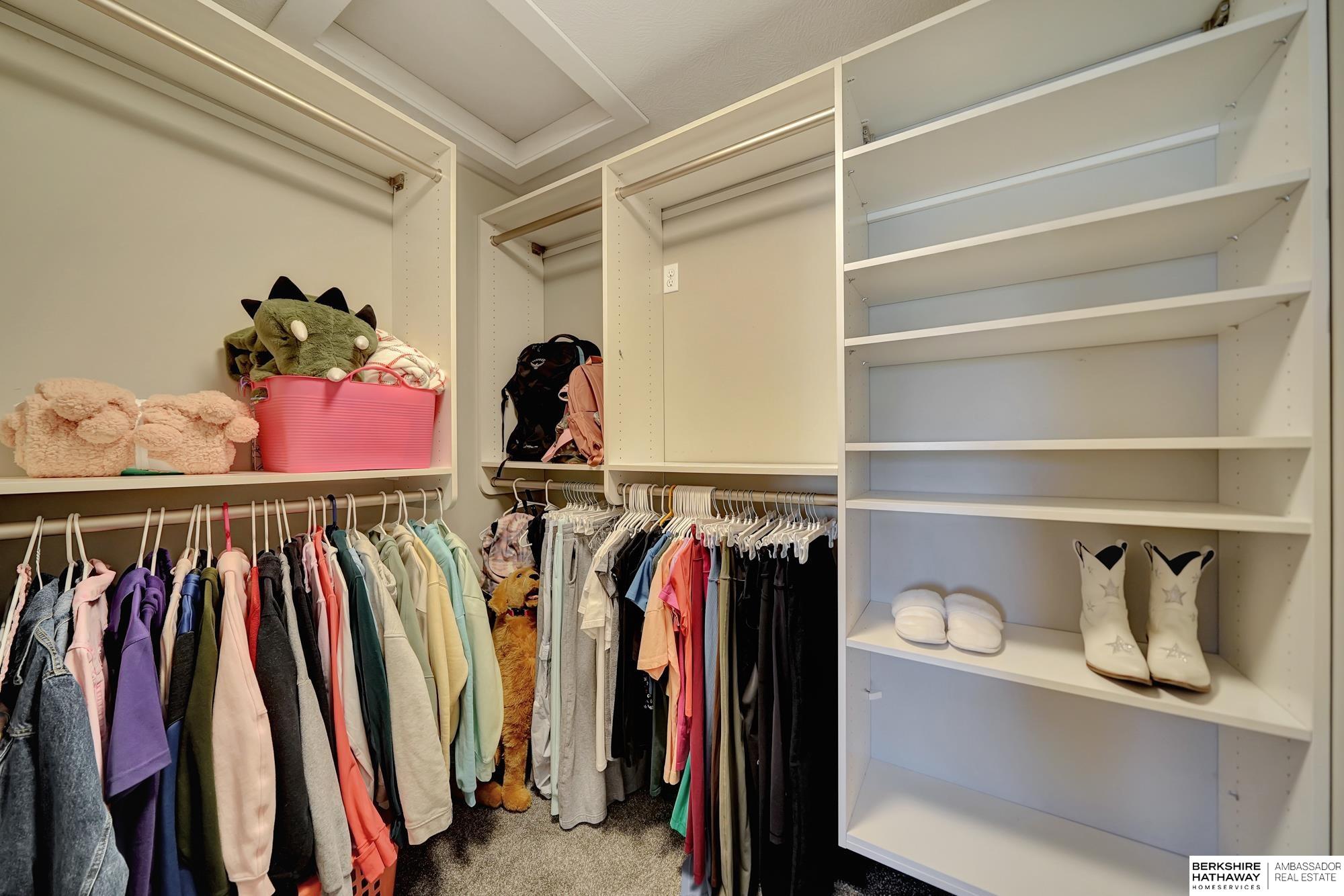 Elkhorn, Nebraska 68022, United States, 5 Bedrooms Bedrooms, ,5 BathroomsBathrooms,Residential,Pending,5325