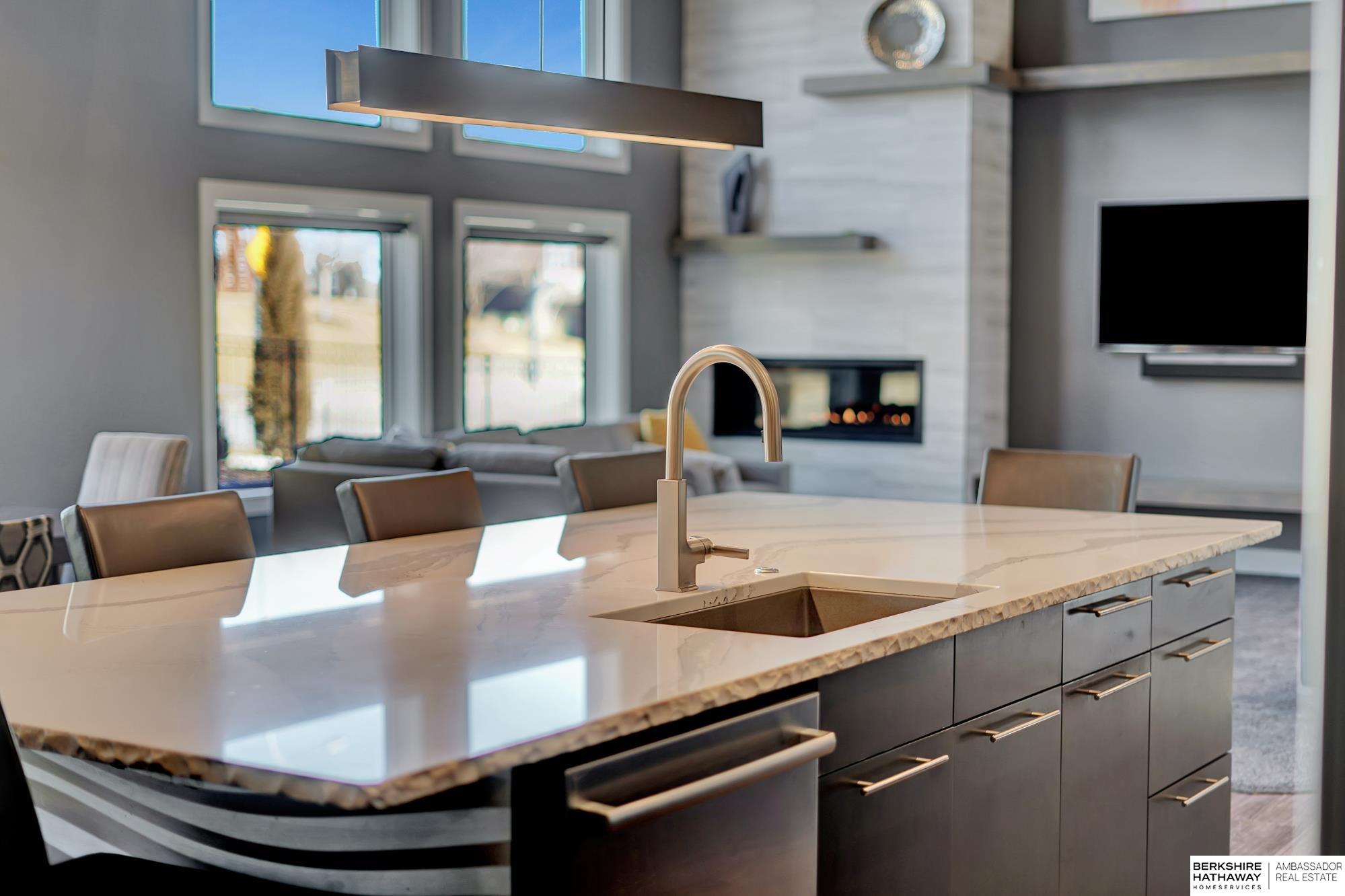 Elkhorn, Nebraska 68022, United States, 5 Bedrooms Bedrooms, ,5 BathroomsBathrooms,Residential,Pending,5325