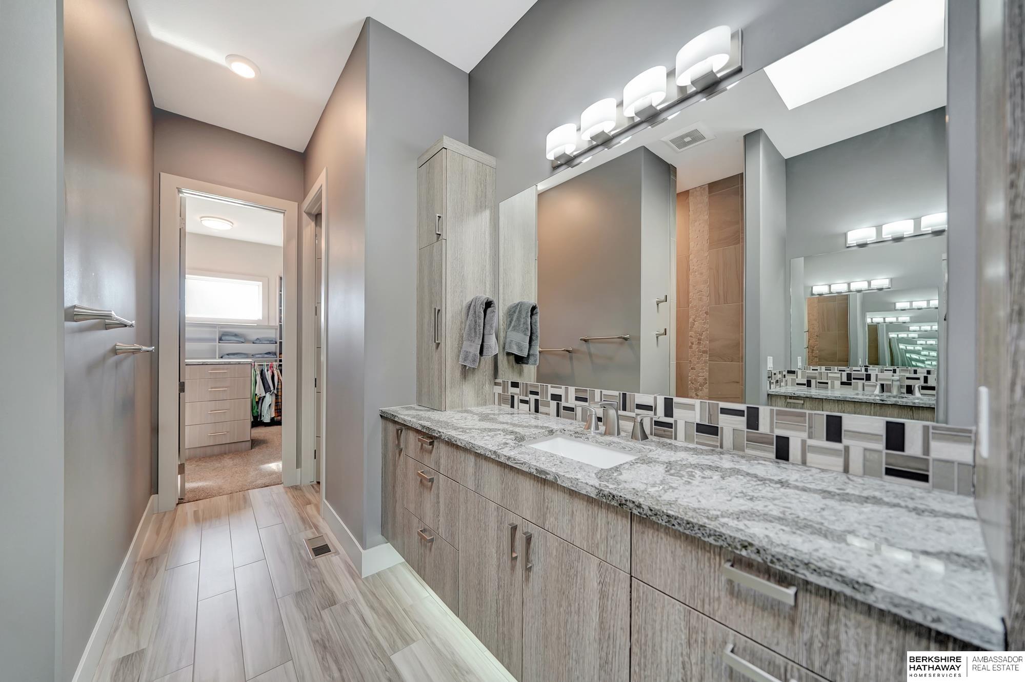 Elkhorn, Nebraska 68022, United States, 5 Bedrooms Bedrooms, ,5 BathroomsBathrooms,Residential,Pending,5325