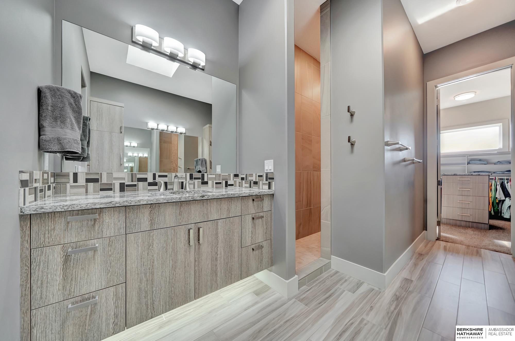 Elkhorn, Nebraska 68022, United States, 5 Bedrooms Bedrooms, ,5 BathroomsBathrooms,Residential,Pending,5325