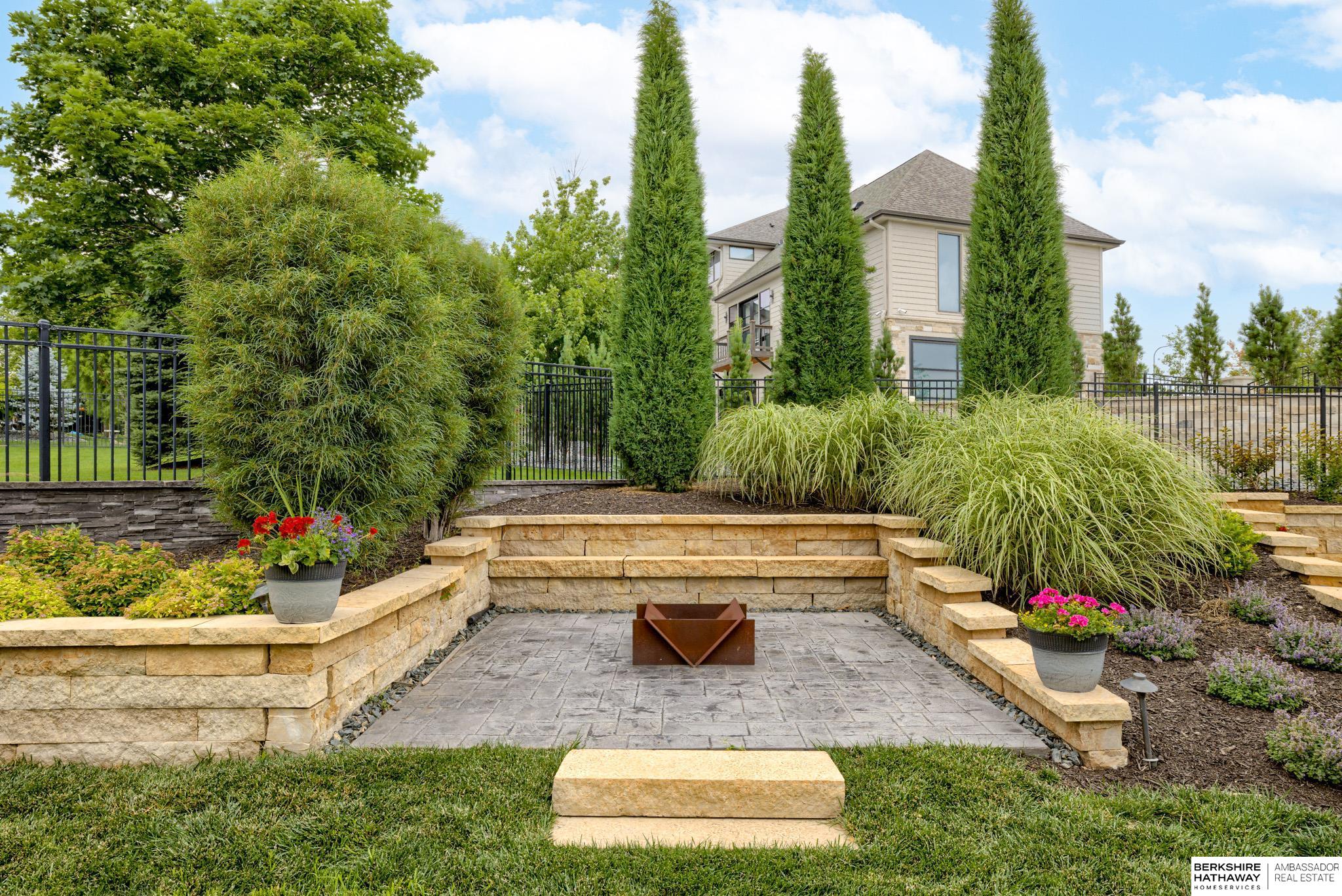 Elkhorn, Nebraska 68022, United States, 5 Bedrooms Bedrooms, ,5 BathroomsBathrooms,Residential,Pending,5325