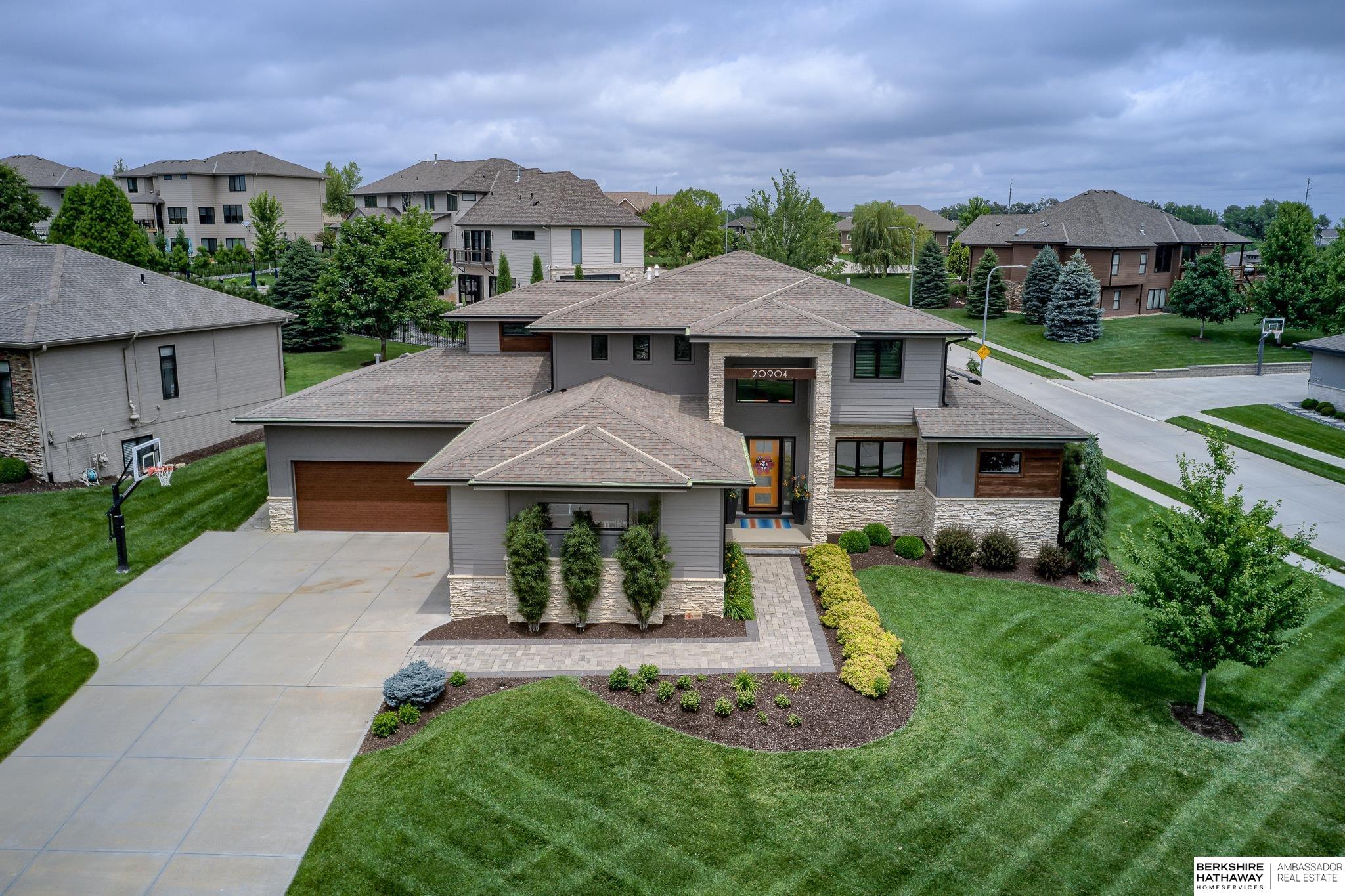 Elkhorn, Nebraska 68022, United States, 5 Bedrooms Bedrooms, ,5 BathroomsBathrooms,Residential,Pending,5325