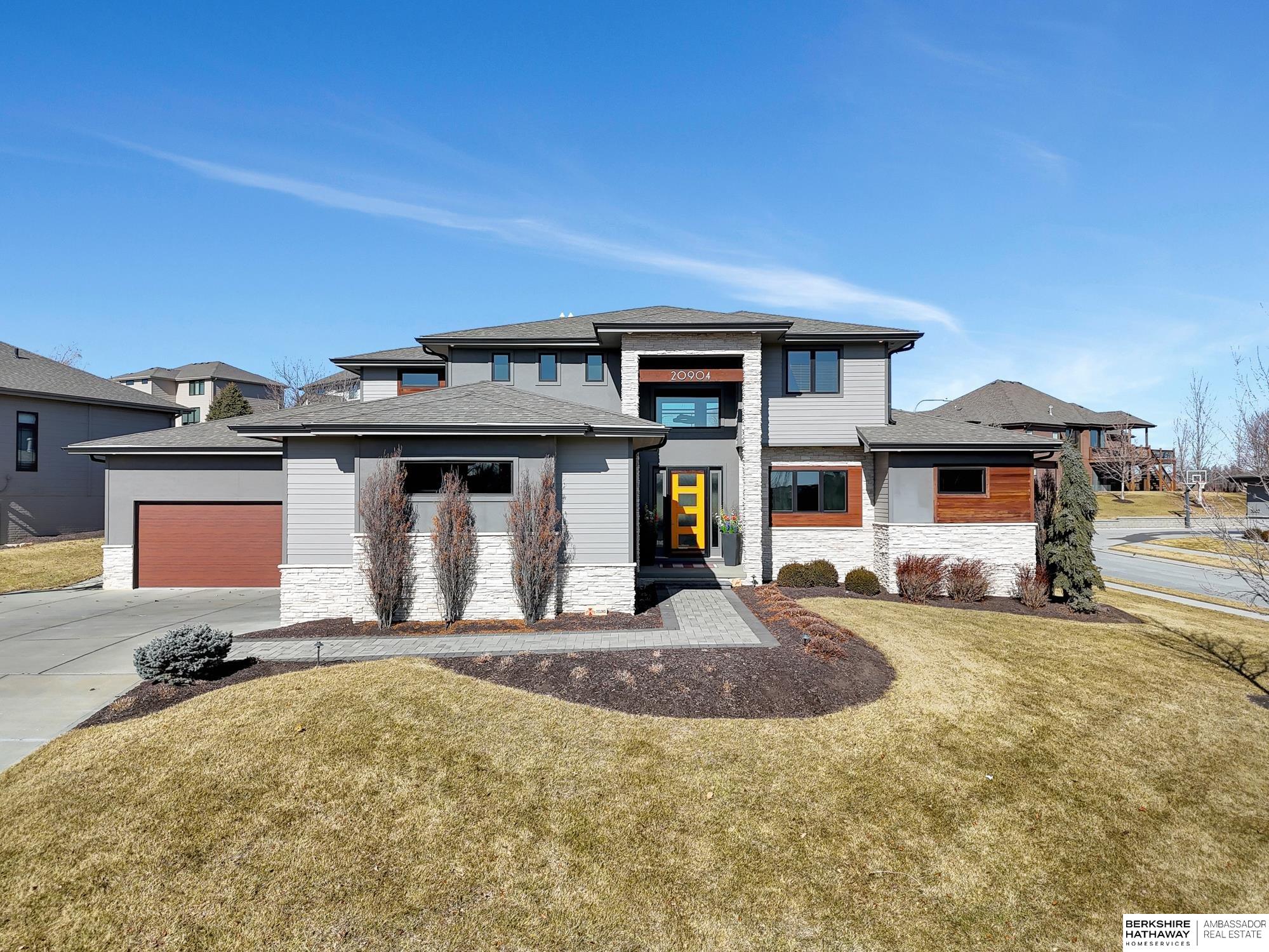 Elkhorn, Nebraska 68022, United States, 5 Bedrooms Bedrooms, ,5 BathroomsBathrooms,Residential,Pending,5325