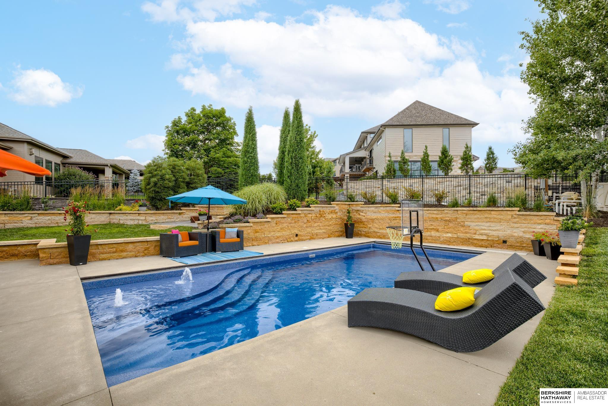 Elkhorn, Nebraska 68022, United States, 5 Bedrooms Bedrooms, ,5 BathroomsBathrooms,Residential,Pending,5325