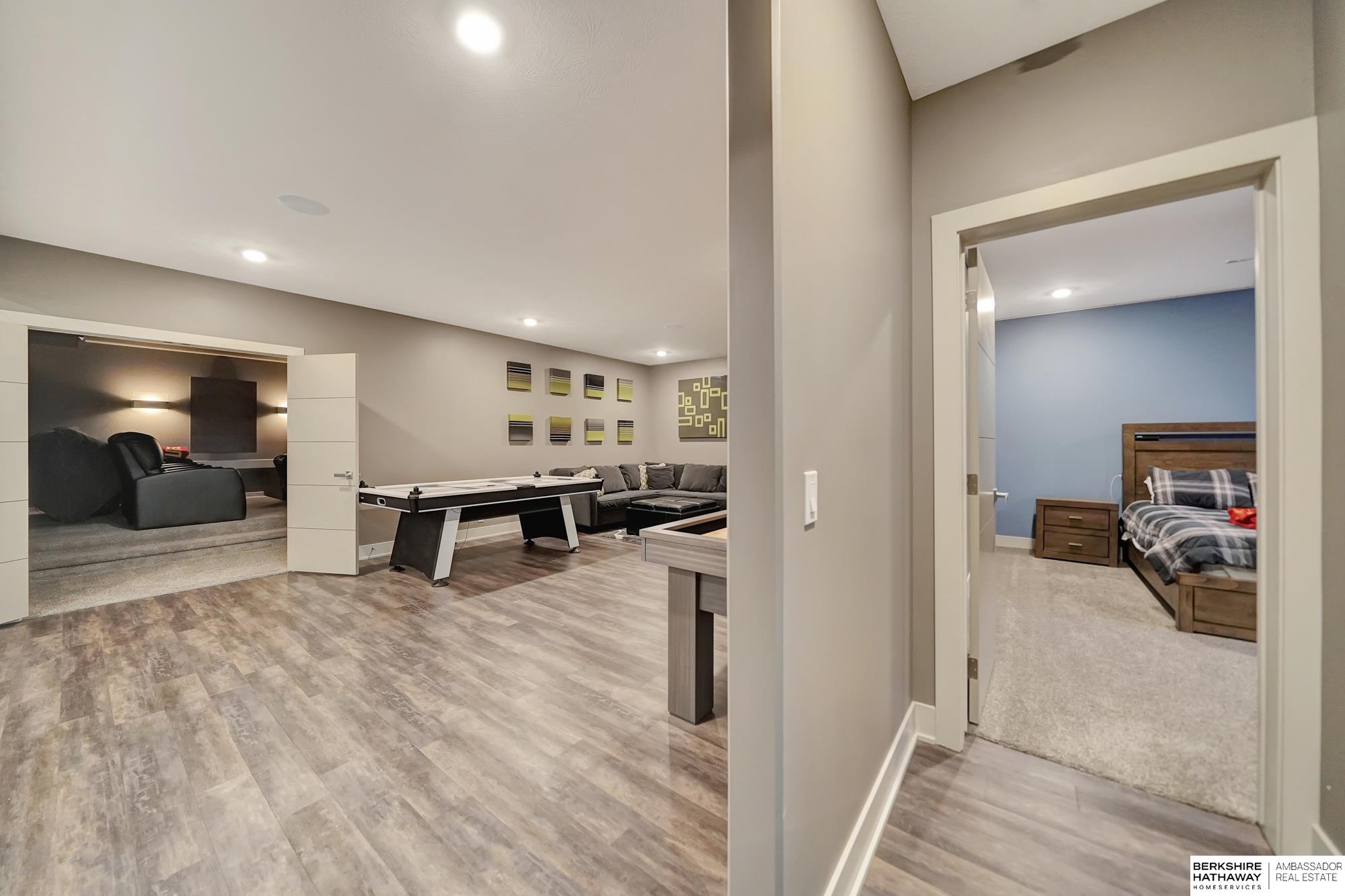 Elkhorn, Nebraska 68022, United States, 5 Bedrooms Bedrooms, ,5 BathroomsBathrooms,Residential,Pending,5325