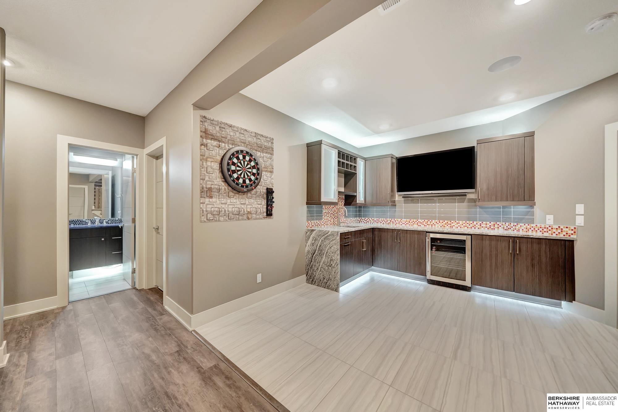 Elkhorn, Nebraska 68022, United States, 5 Bedrooms Bedrooms, ,5 BathroomsBathrooms,Residential,Pending,5325