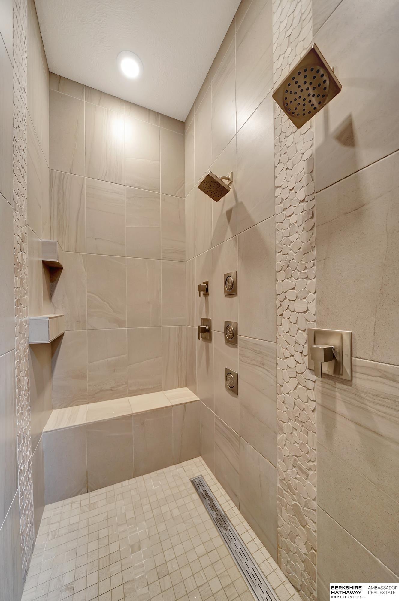 Elkhorn, Nebraska 68022, United States, 5 Bedrooms Bedrooms, ,5 BathroomsBathrooms,Residential,Pending,5325