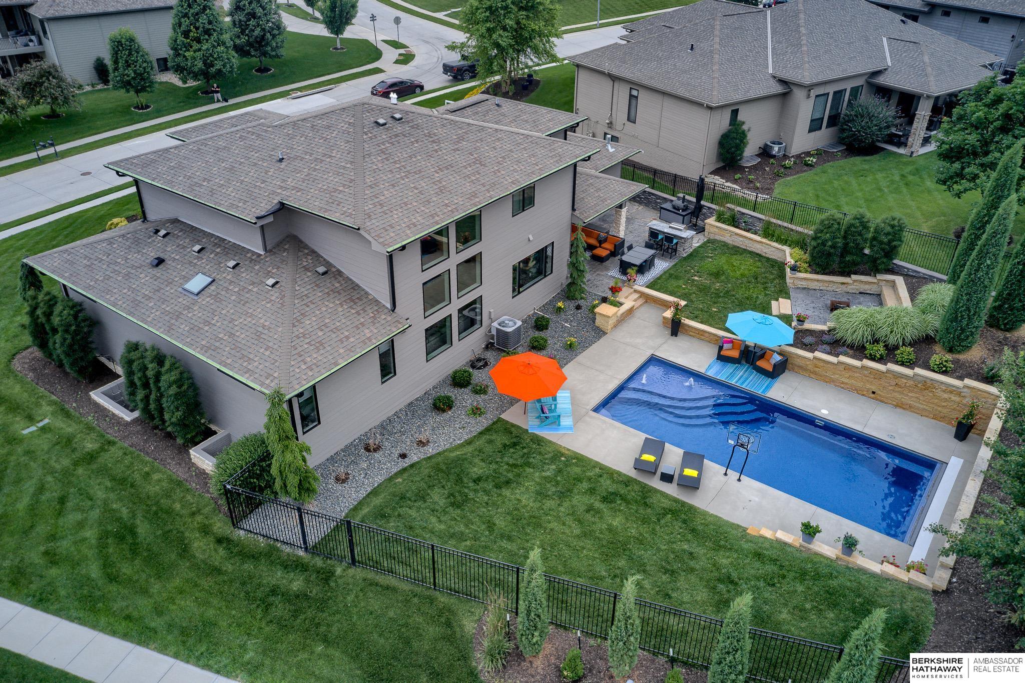 Elkhorn, Nebraska 68022, United States, 5 Bedrooms Bedrooms, ,5 BathroomsBathrooms,Residential,Pending,5325