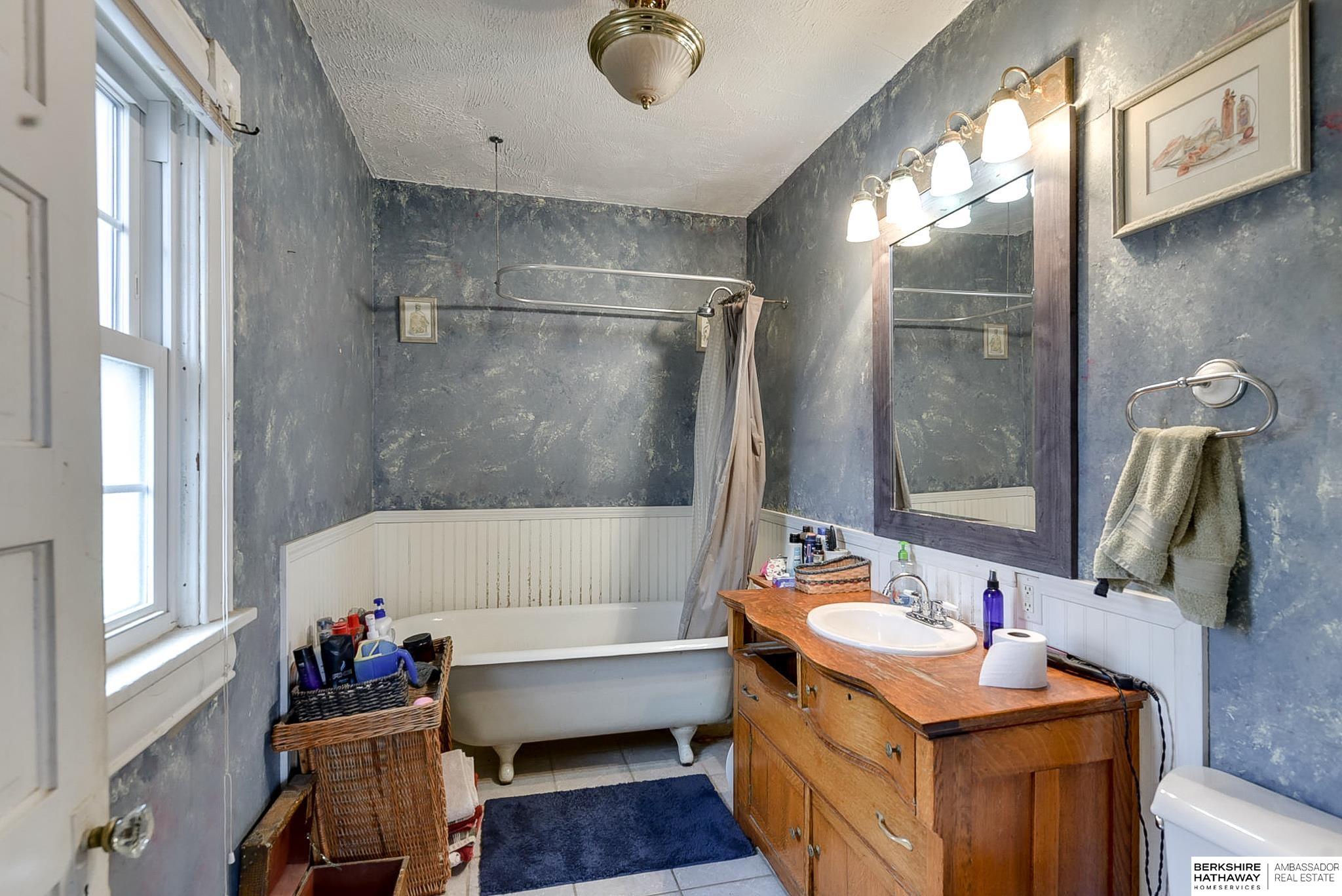 Omaha, Nebraska 68108, United States, 4 Bedrooms Bedrooms, ,1 BathroomBathrooms,Residential,Active,3775