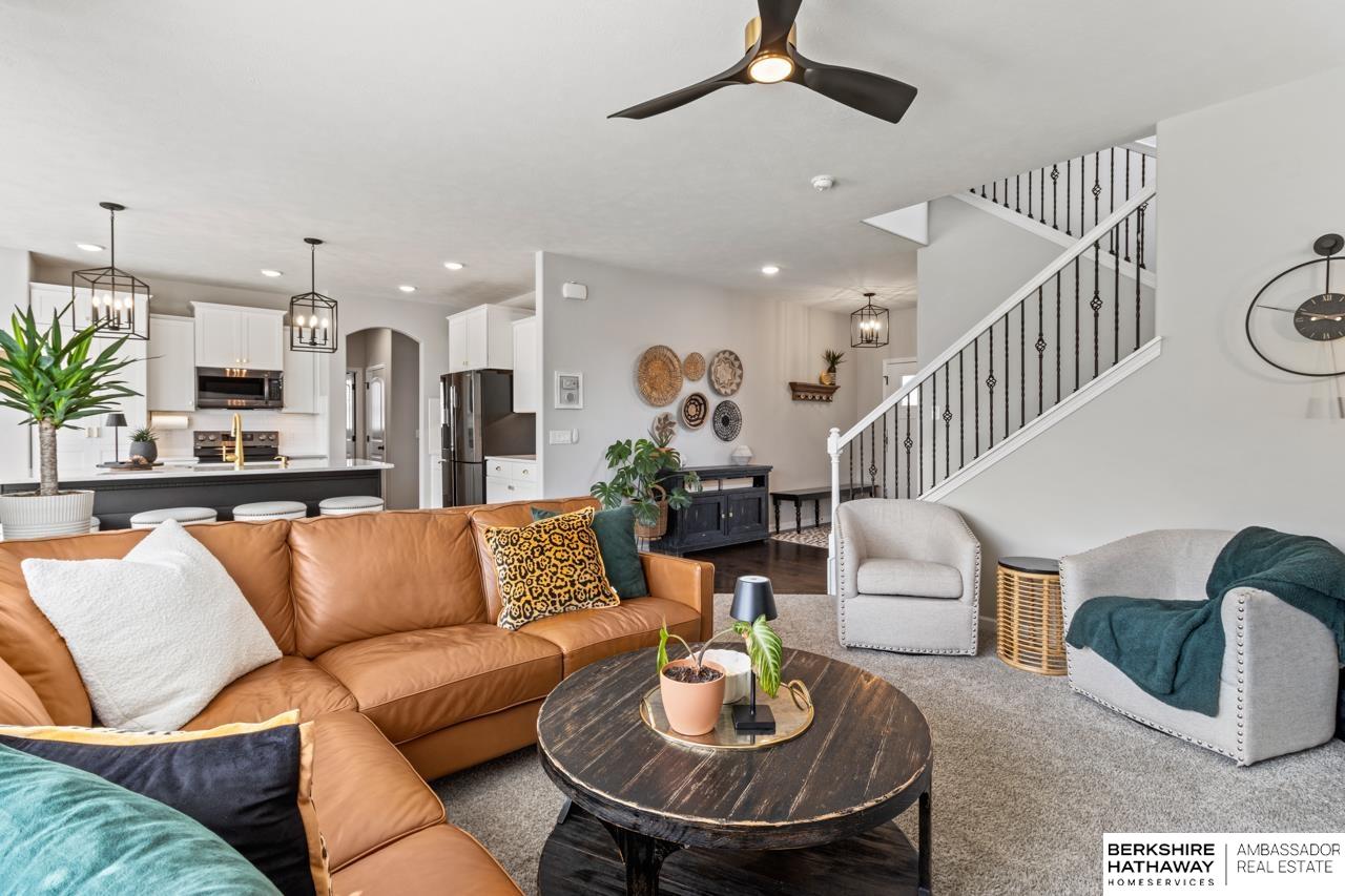 Bennington, Nebraska 68007, United States, 5 Bedrooms Bedrooms, ,3 BathroomsBathrooms,Residential,Pending,116622