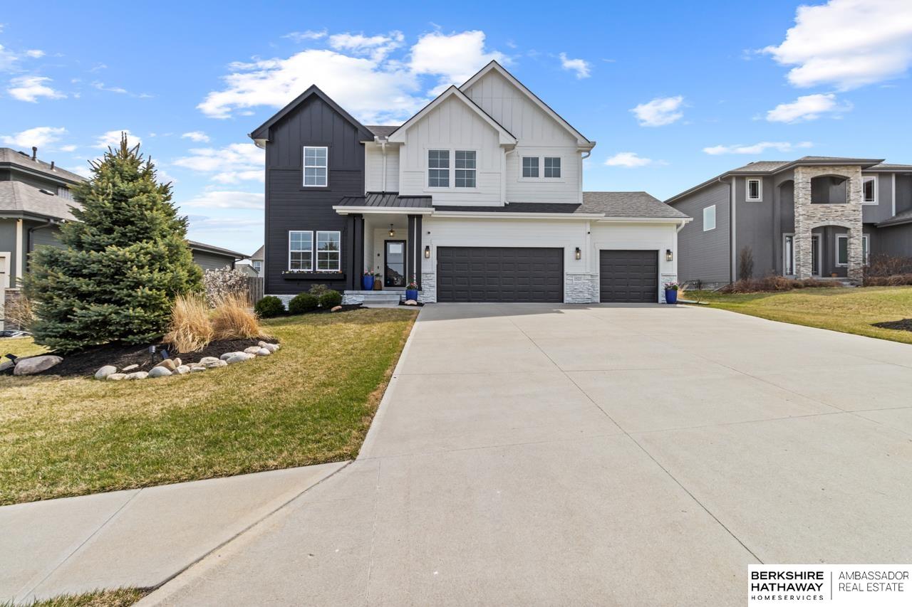 Bennington, Nebraska 68007, United States, 5 Bedrooms Bedrooms, ,3 BathroomsBathrooms,Residential,Pending,116622