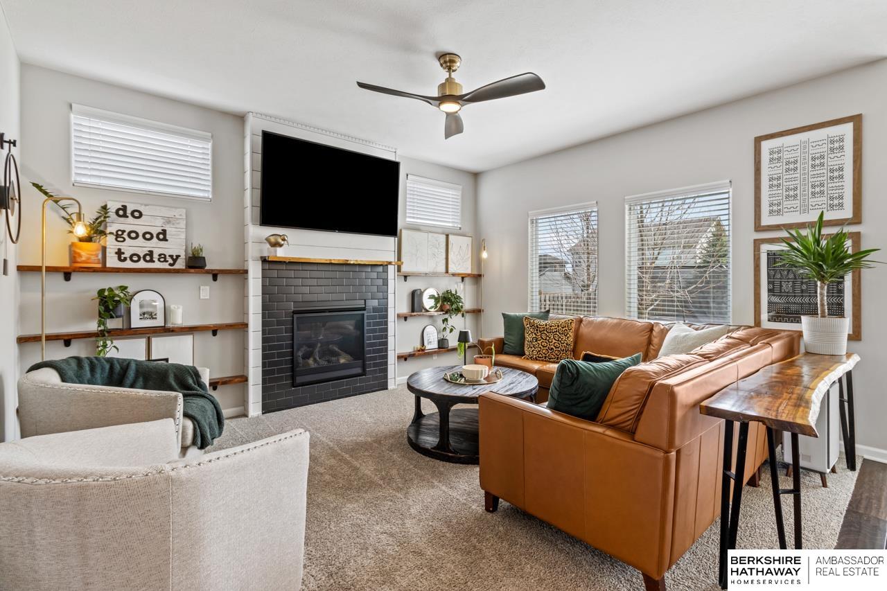 Bennington, Nebraska 68007, United States, 5 Bedrooms Bedrooms, ,3 BathroomsBathrooms,Residential,Pending,116622