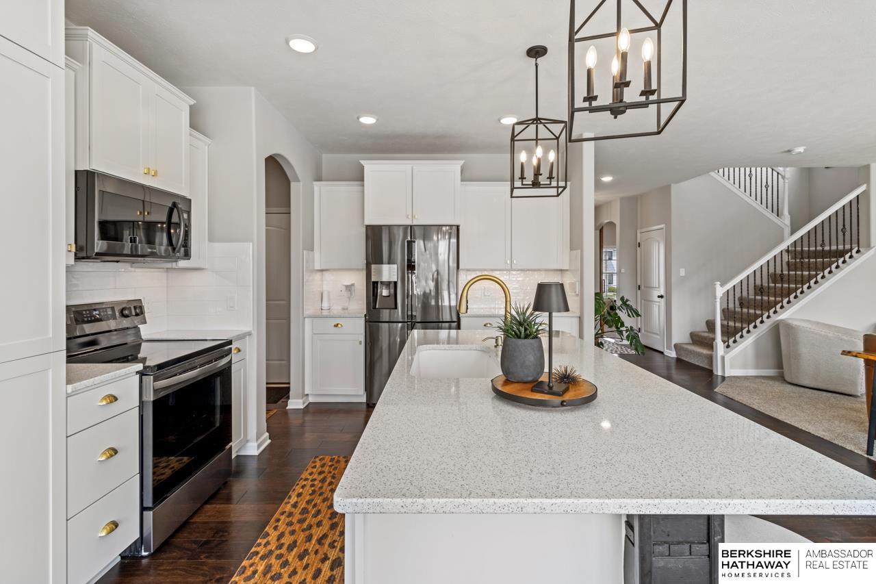 Bennington, Nebraska 68007, United States, 5 Bedrooms Bedrooms, ,3 BathroomsBathrooms,Residential,Pending,116622