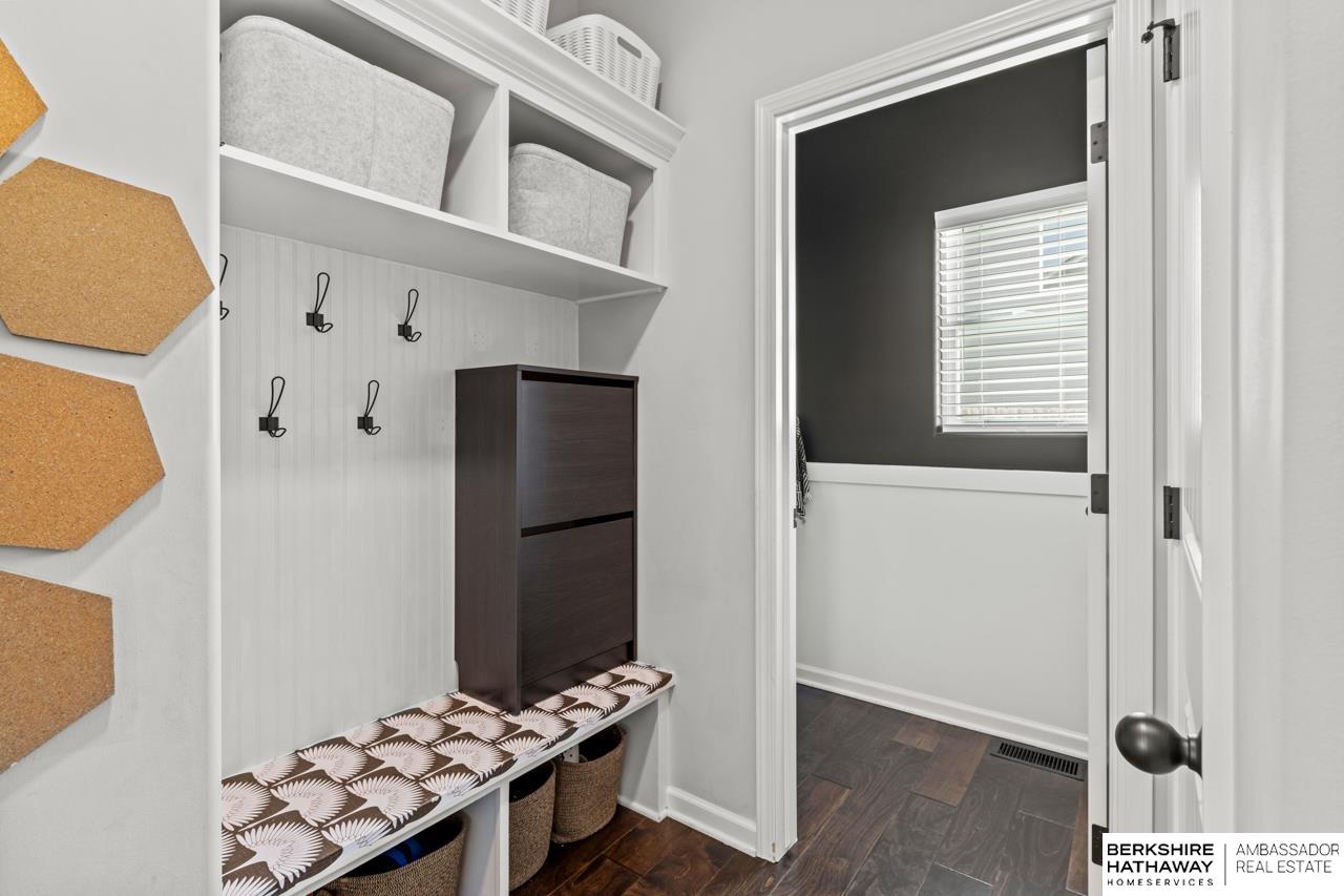 Bennington, Nebraska 68007, United States, 5 Bedrooms Bedrooms, ,3 BathroomsBathrooms,Residential,Pending,116622