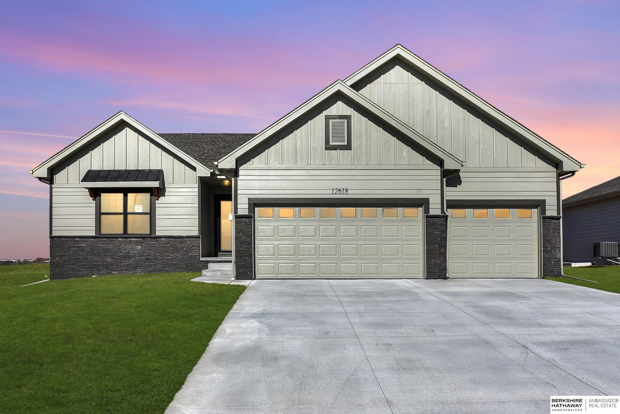 Papillion, Nebraska 68138, United States, 3 Bedrooms Bedrooms, ,2 BathroomsBathrooms,Residential,Active,35572