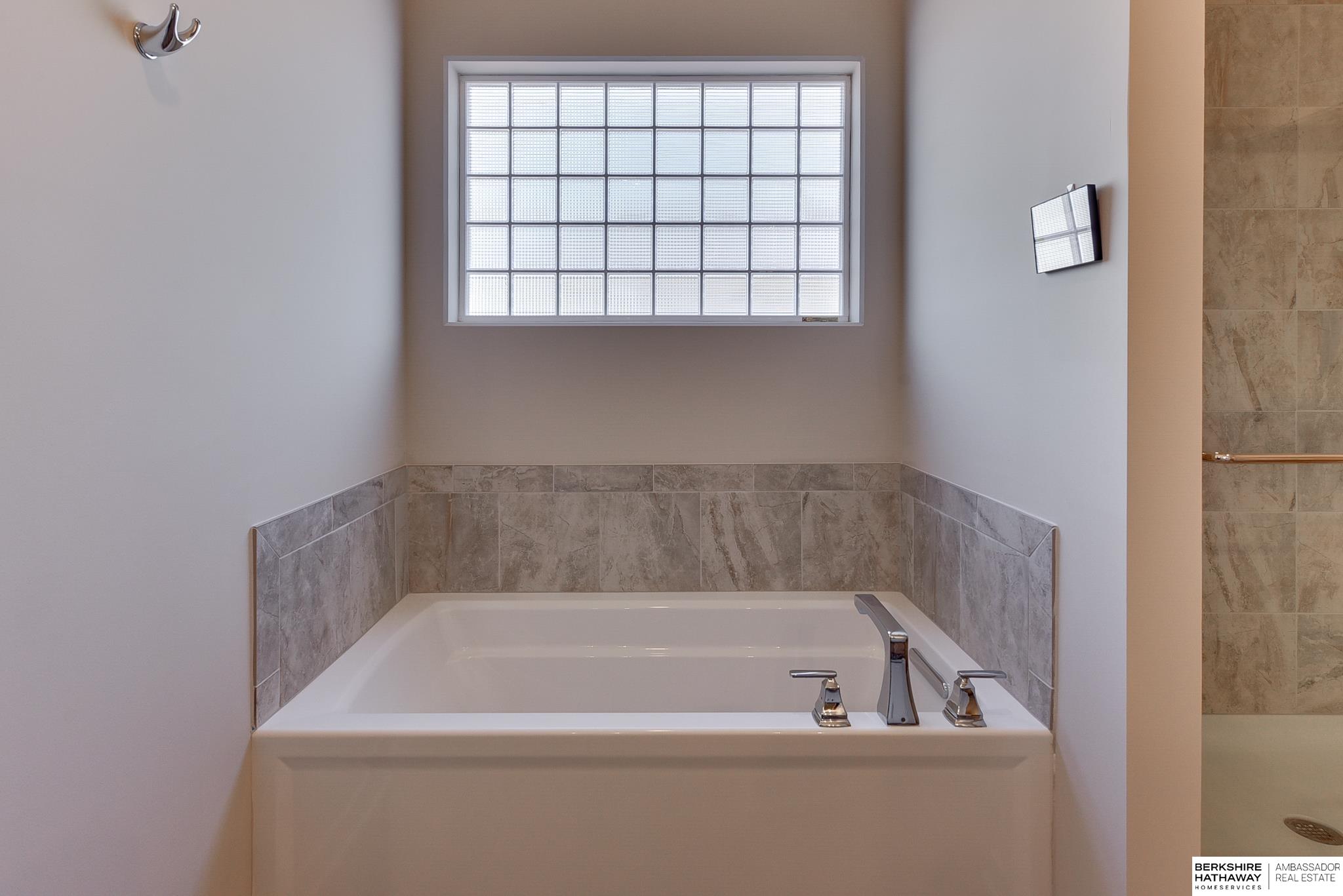 Papillion, Nebraska 68138, United States, 3 Bedrooms Bedrooms, ,2 BathroomsBathrooms,Residential,Active,35572