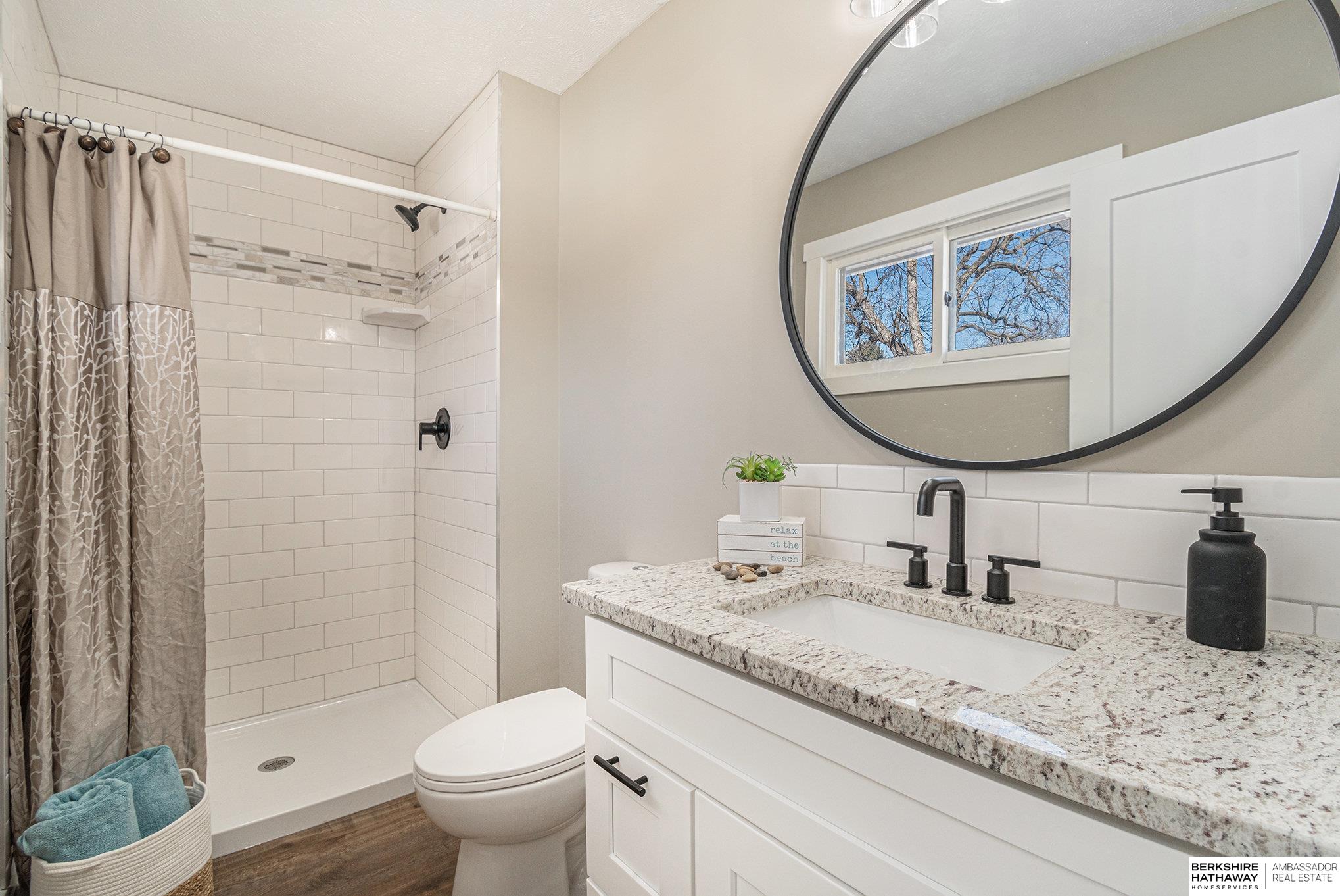 Bellevue, Nebraska 68147, United States, 3 Bedrooms Bedrooms, ,3 BathroomsBathrooms,Residential,Pending,88202