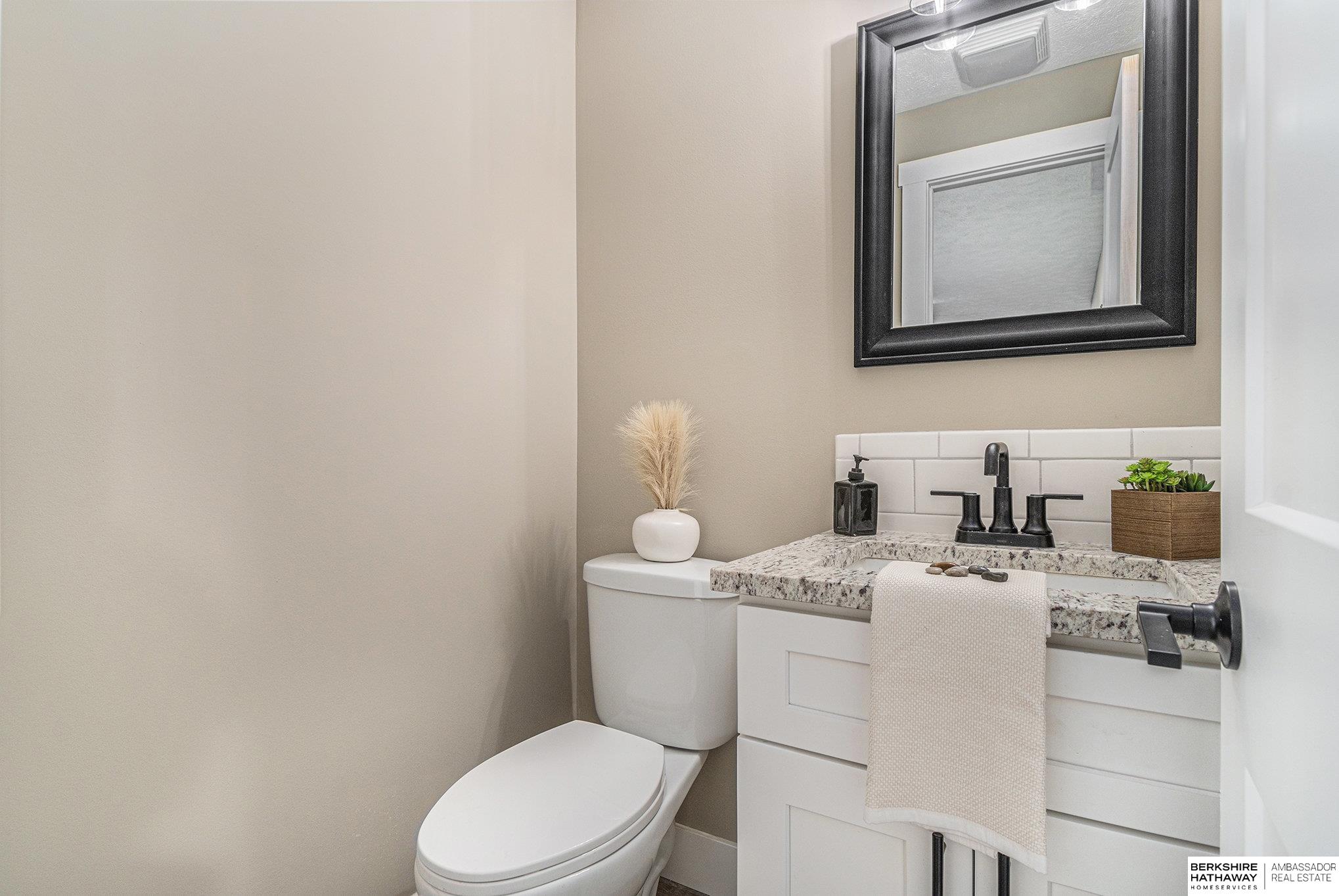 Bellevue, Nebraska 68147, United States, 3 Bedrooms Bedrooms, ,3 BathroomsBathrooms,Residential,Pending,88202