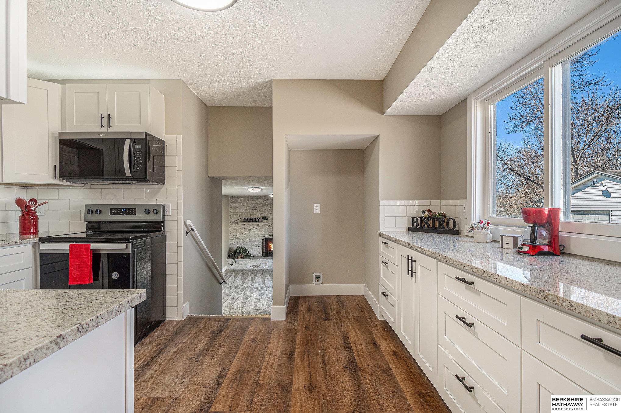 Bellevue, Nebraska 68147, United States, 3 Bedrooms Bedrooms, ,3 BathroomsBathrooms,Residential,Pending,88202