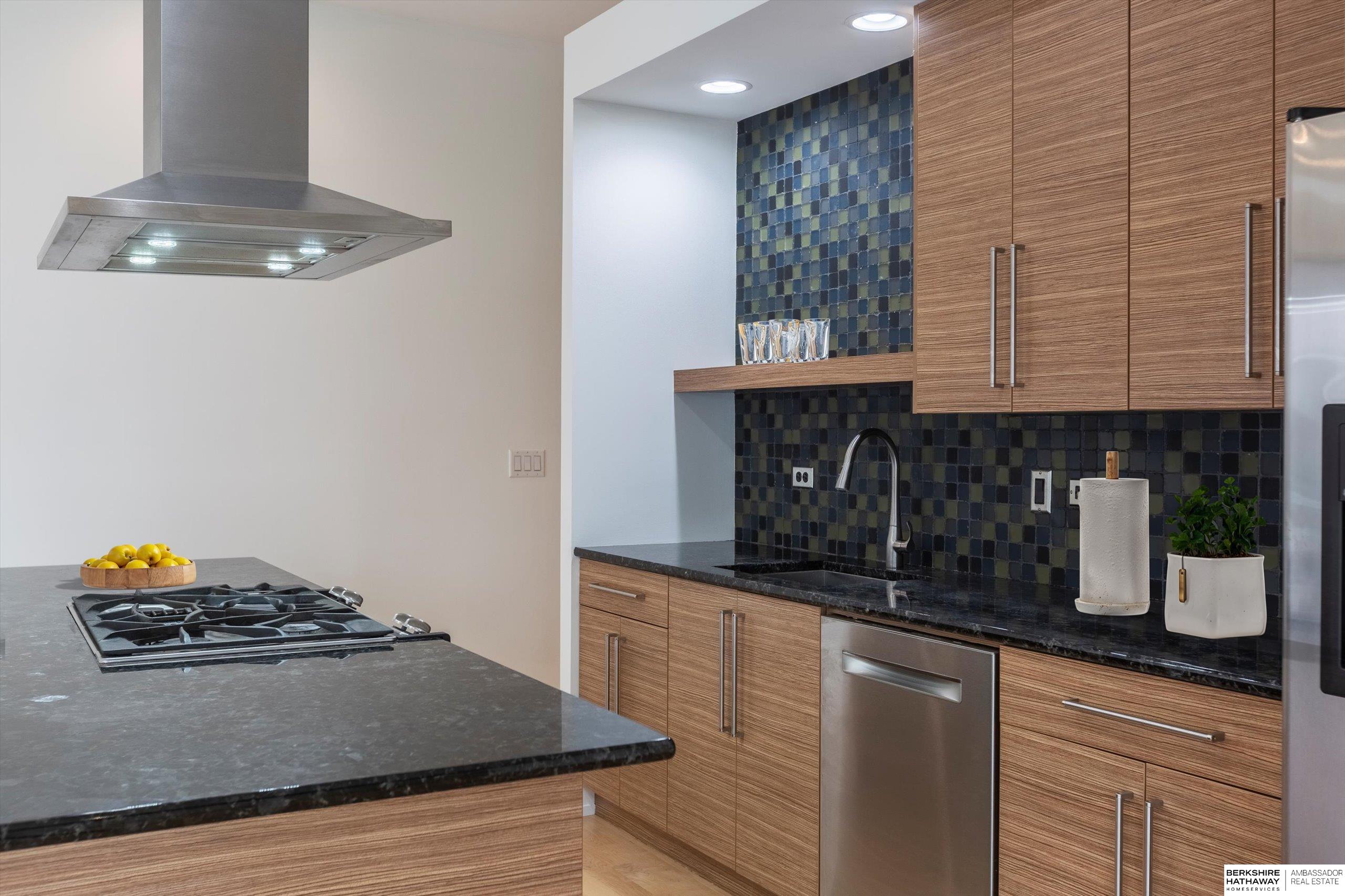 Omaha, Nebraska 68108, United States, 1 Bedroom Bedrooms, ,1 BathroomBathrooms,Residential,Pending,5931