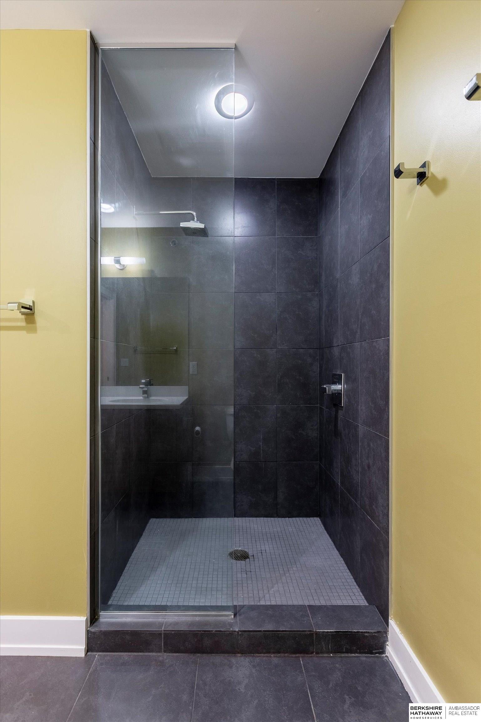 Omaha, Nebraska 68108, United States, 1 Bedroom Bedrooms, ,1 BathroomBathrooms,Residential,Pending,5931