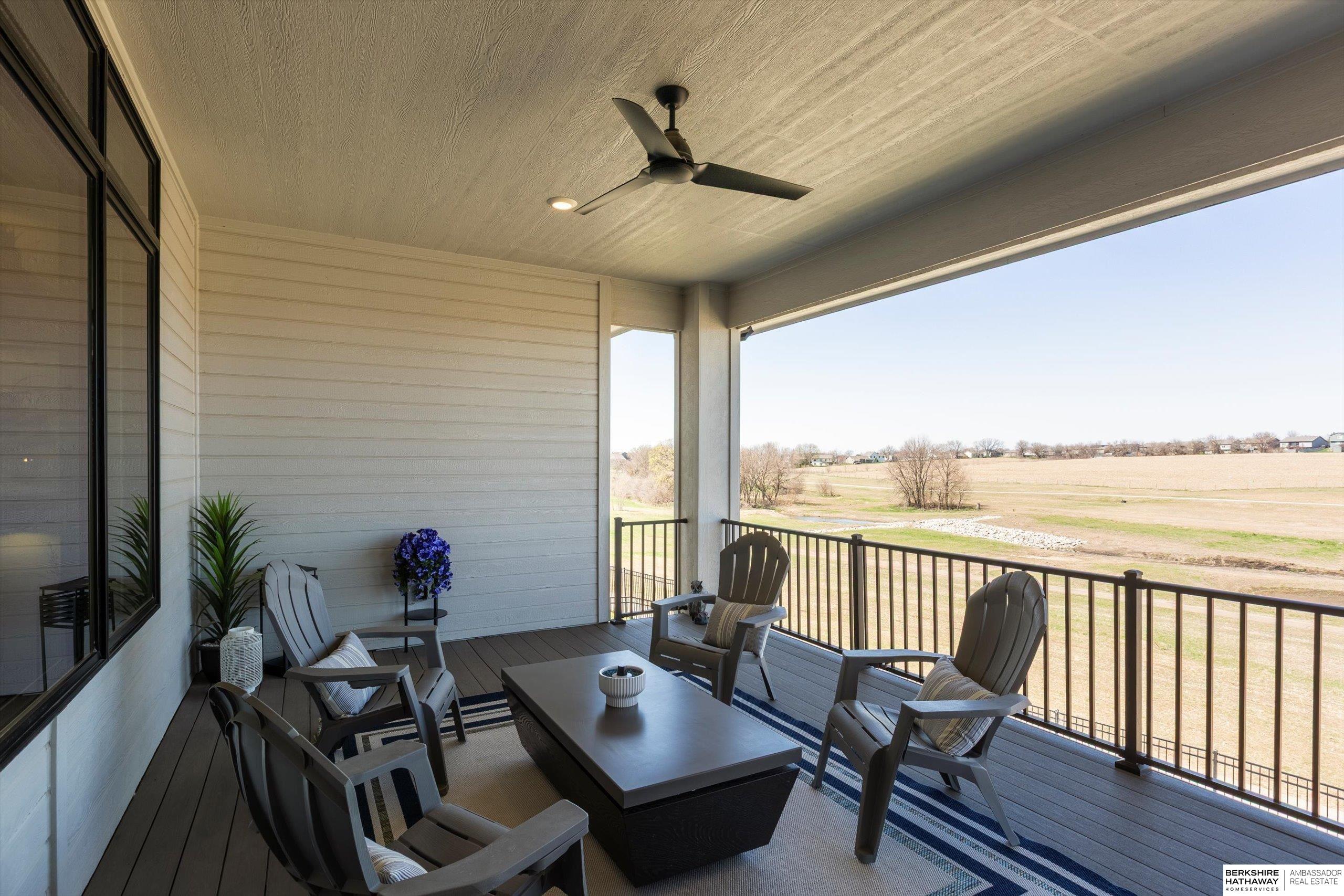 Gretna, Nebraska 68028, United States, 4 Bedrooms Bedrooms, ,3 BathroomsBathrooms,Residential,Pending,105302