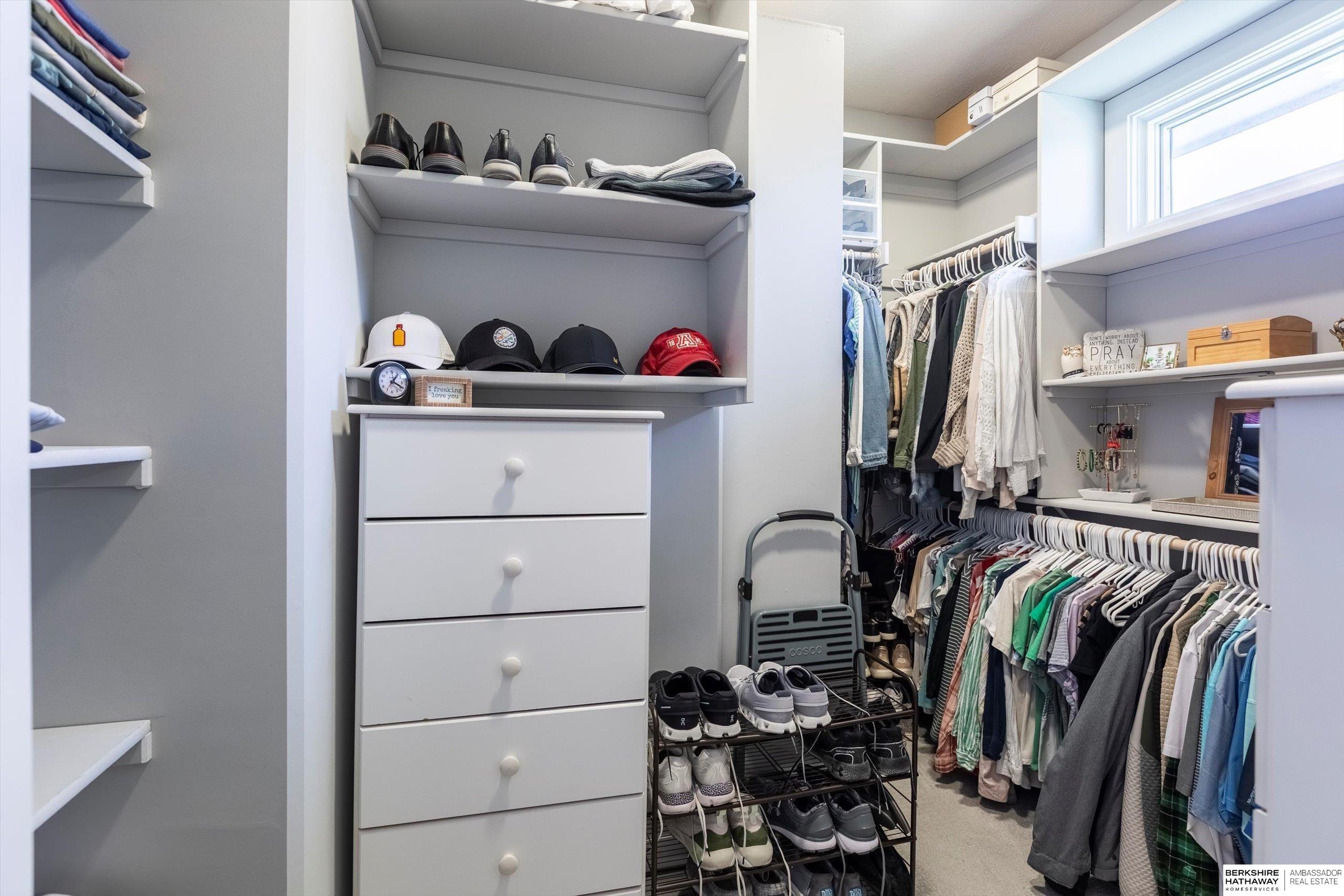 Gretna, Nebraska 68028, United States, 4 Bedrooms Bedrooms, ,3 BathroomsBathrooms,Residential,Pending,105302