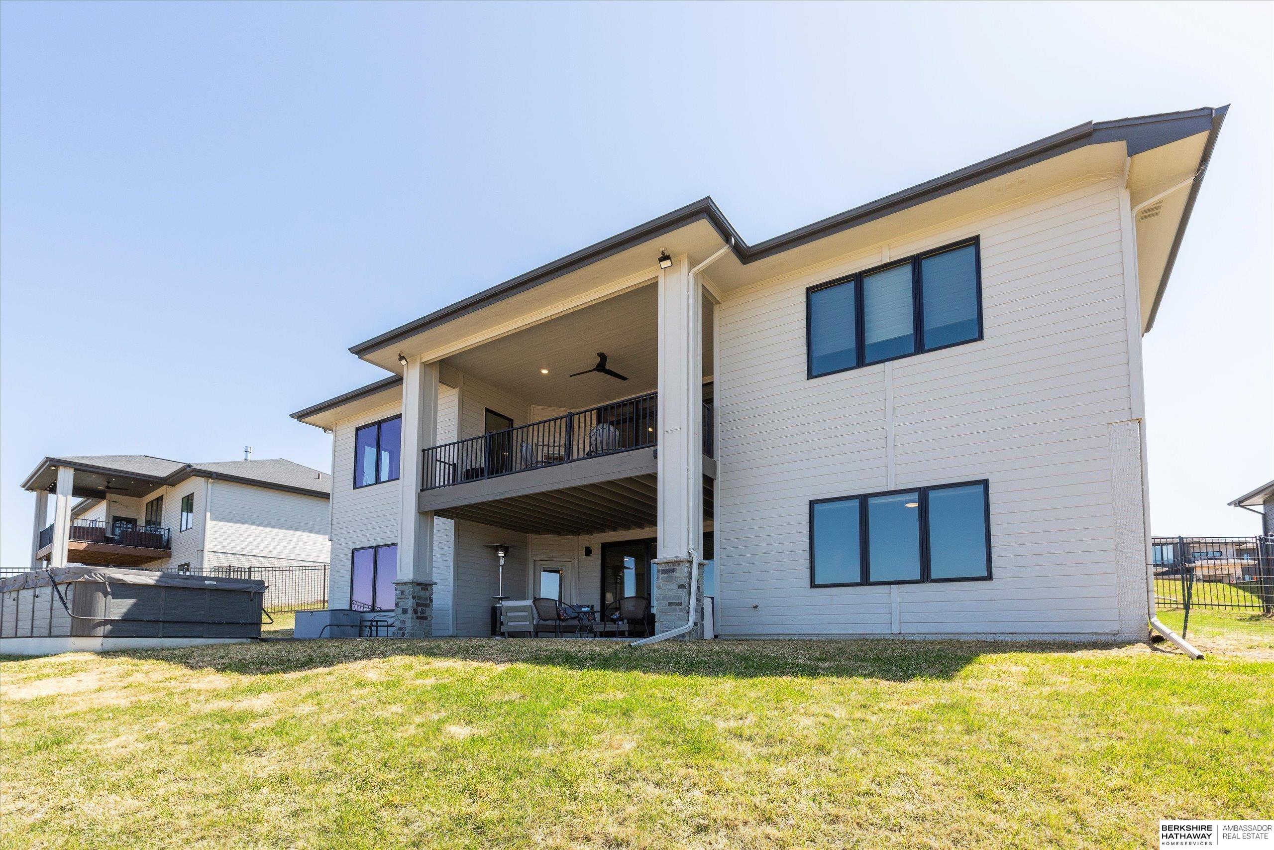 Gretna, Nebraska 68028, United States, 4 Bedrooms Bedrooms, ,3 BathroomsBathrooms,Residential,Pending,105302