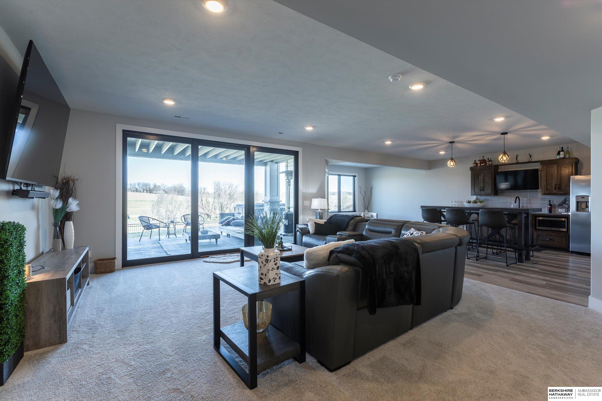 Gretna, Nebraska 68028, United States, 4 Bedrooms Bedrooms, ,3 BathroomsBathrooms,Residential,Pending,105302