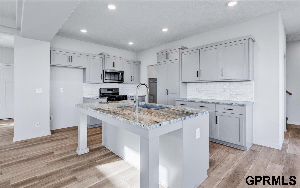 Bennington, Nebraska 68007, United States, 4 Bedrooms Bedrooms, ,3 BathroomsBathrooms,Residential,Active,23784