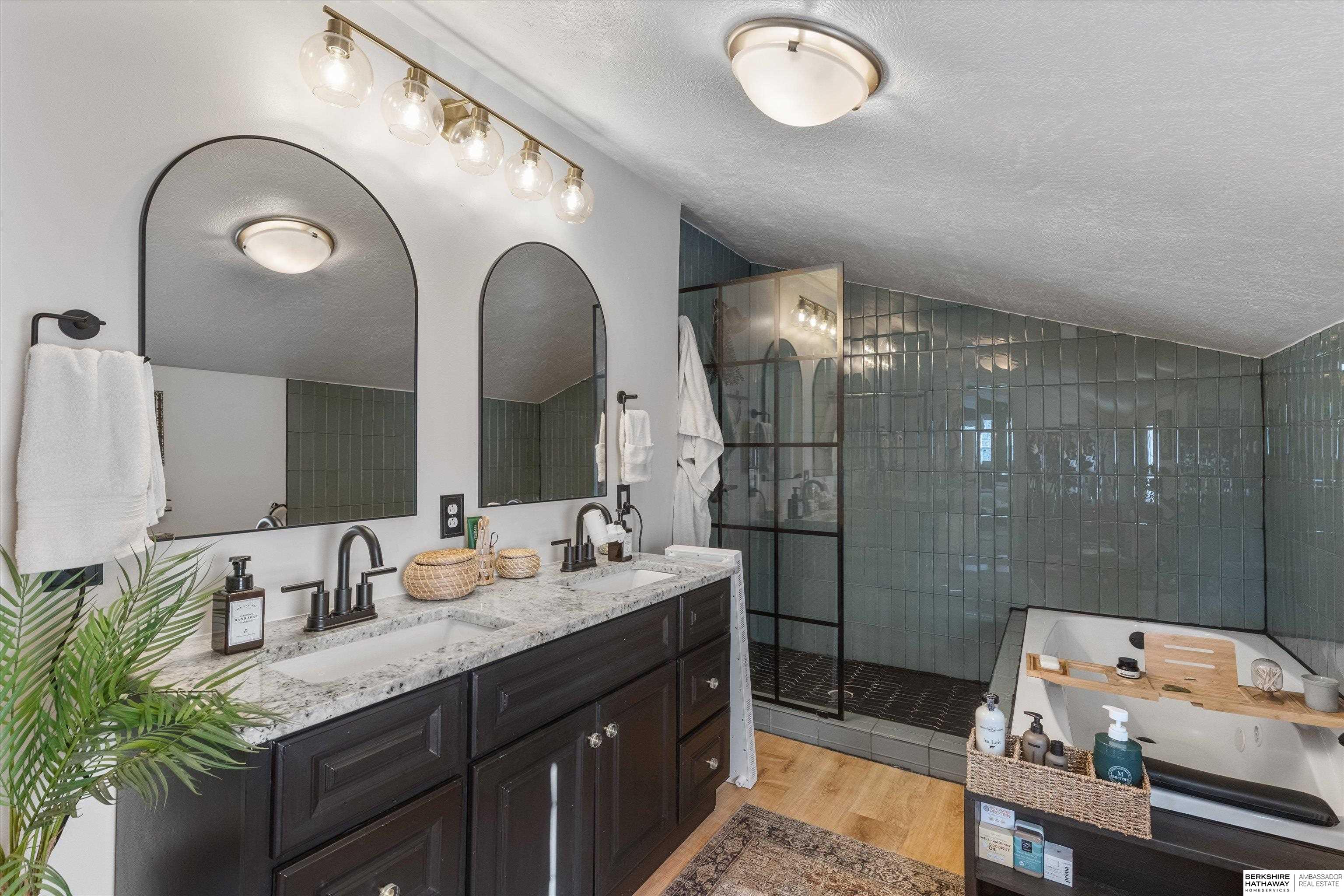 Council Bluffs, Iowa 51503, United States, 4 Bedrooms Bedrooms, ,3 BathroomsBathrooms,Residential,Active,92499