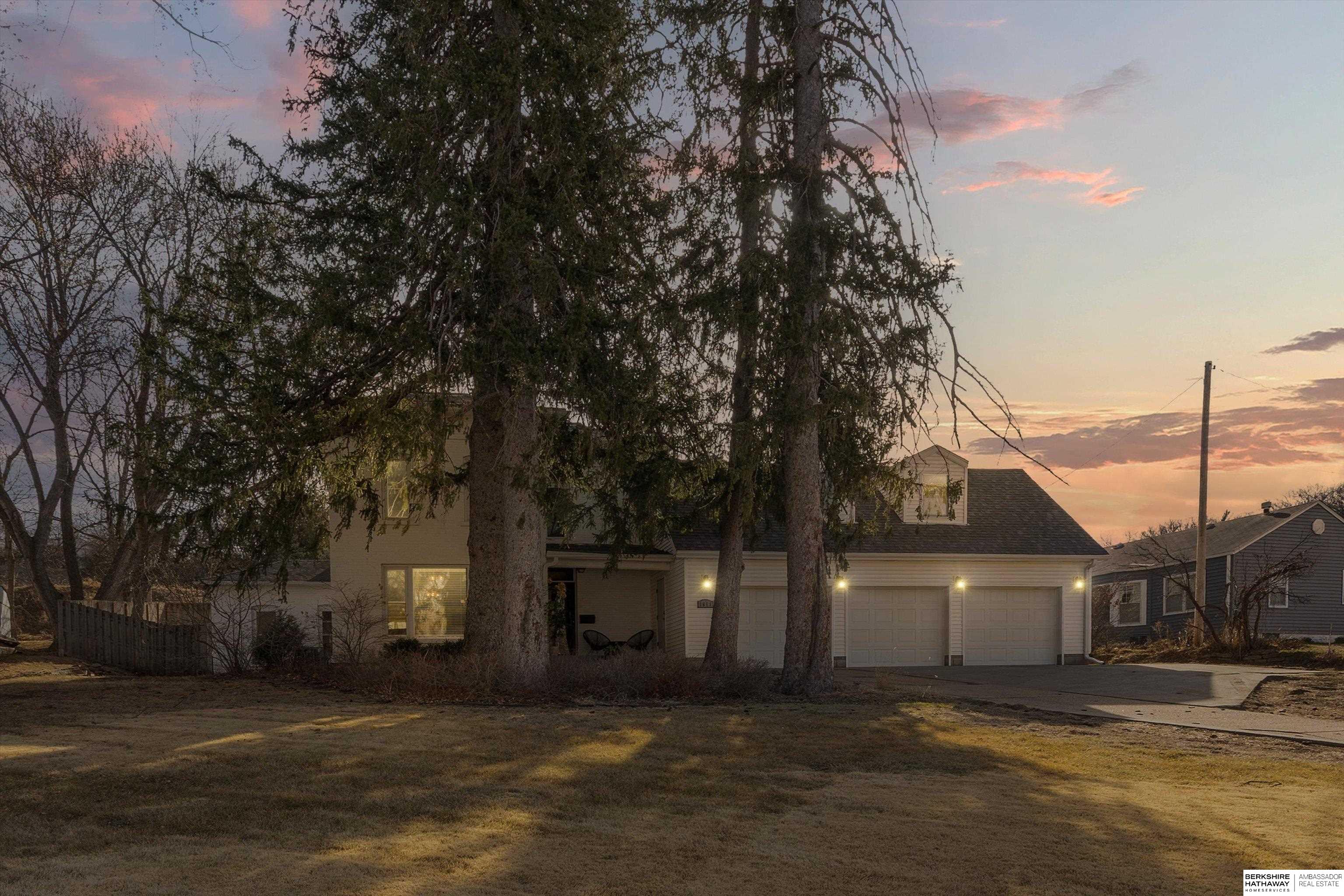 Council Bluffs, Iowa 51503, United States, 4 Bedrooms Bedrooms, ,3 BathroomsBathrooms,Residential,Active,92499