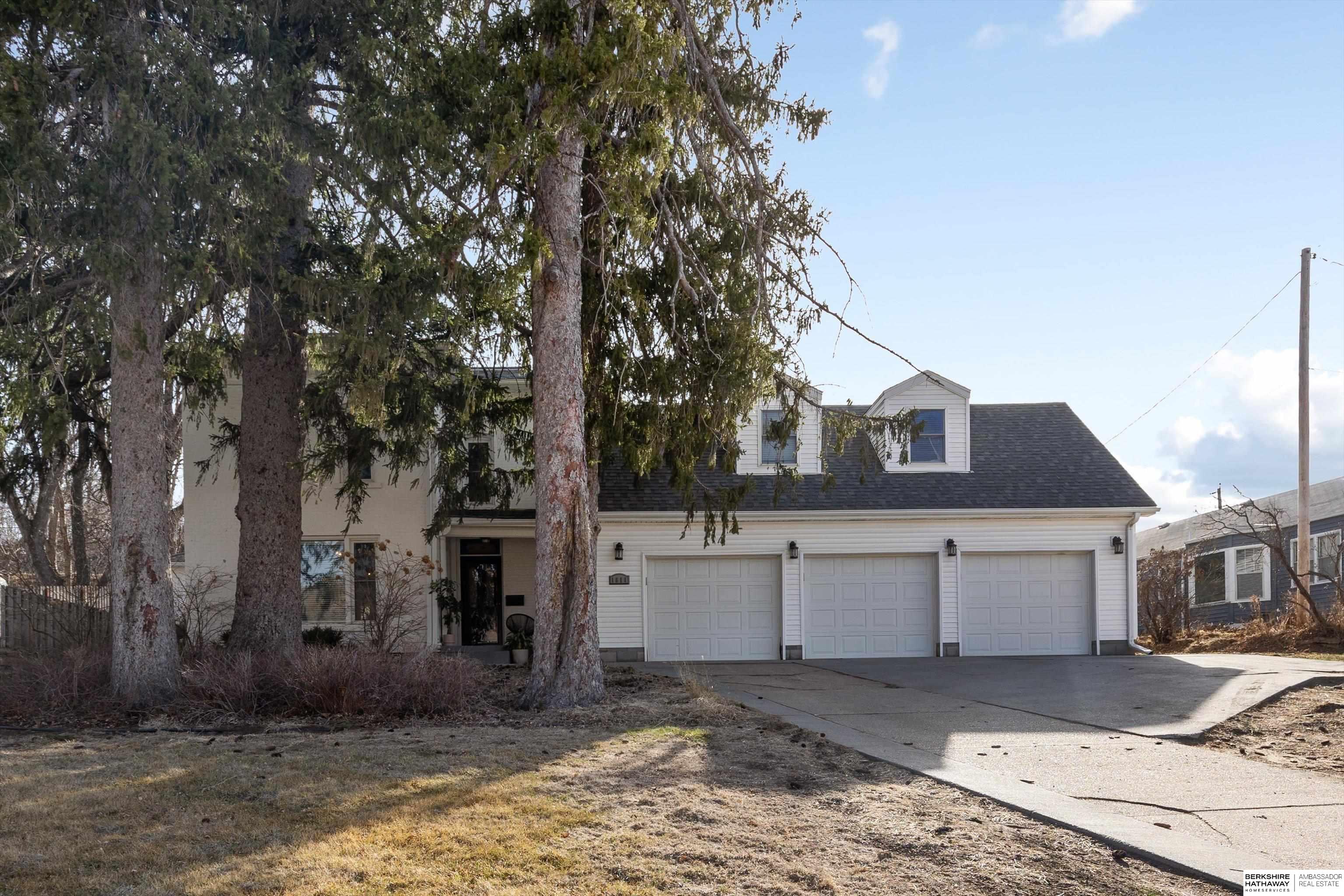 Council Bluffs, Iowa 51503, United States, 4 Bedrooms Bedrooms, ,3 BathroomsBathrooms,Residential,Active,92499