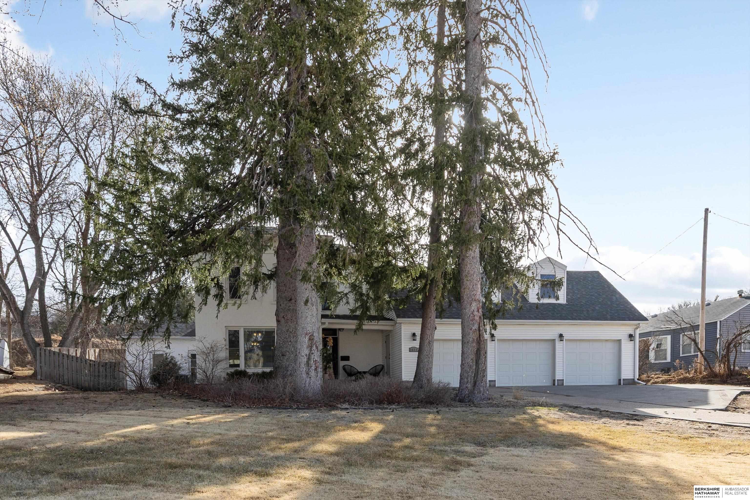 Council Bluffs, Iowa 51503, United States, 4 Bedrooms Bedrooms, ,3 BathroomsBathrooms,Residential,Active,92499